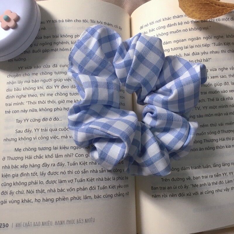 Cột tóc scrunchies caro dễ thương