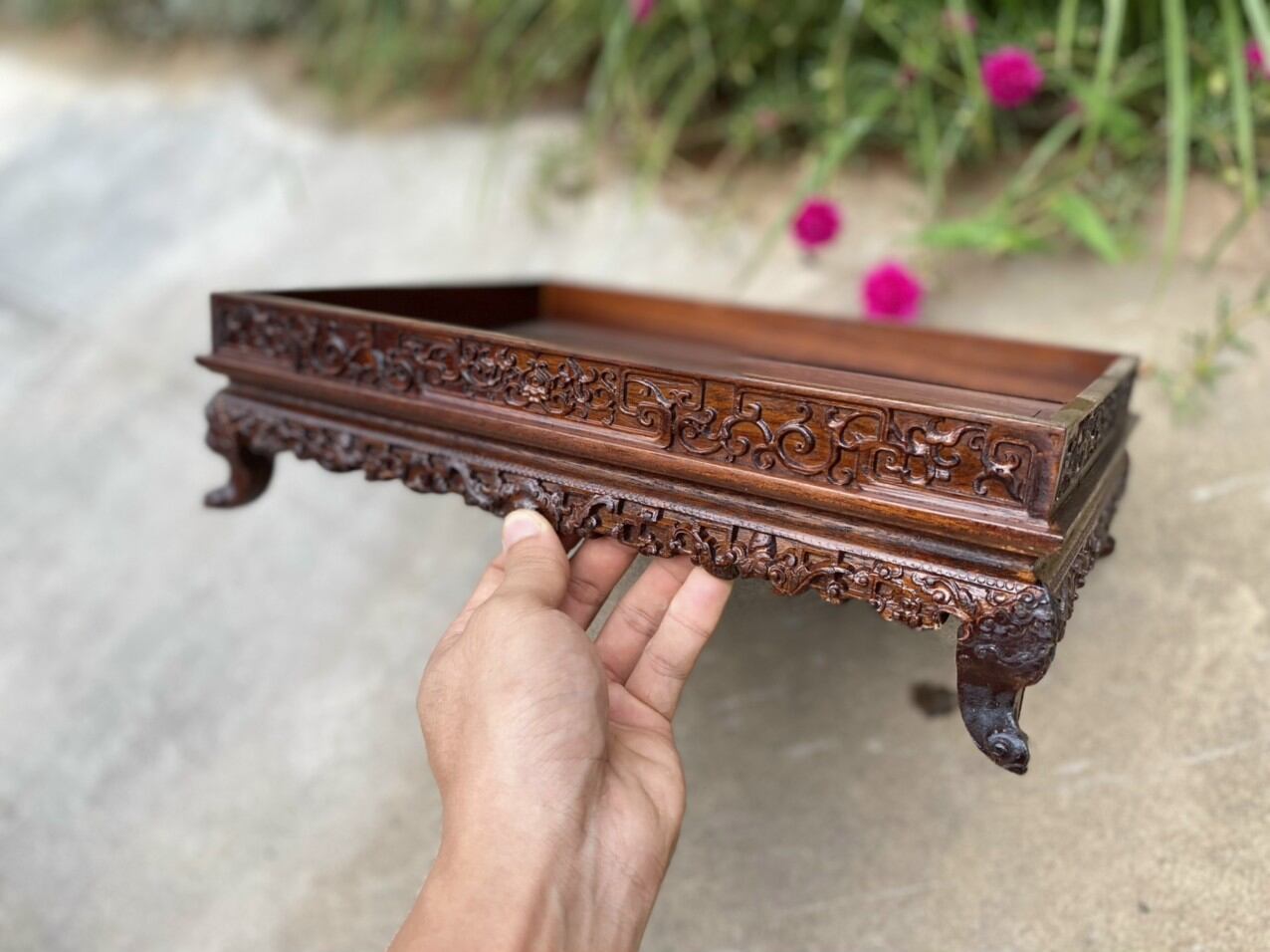 Khay trà chân quỳ gỗ gụ 31x22cm