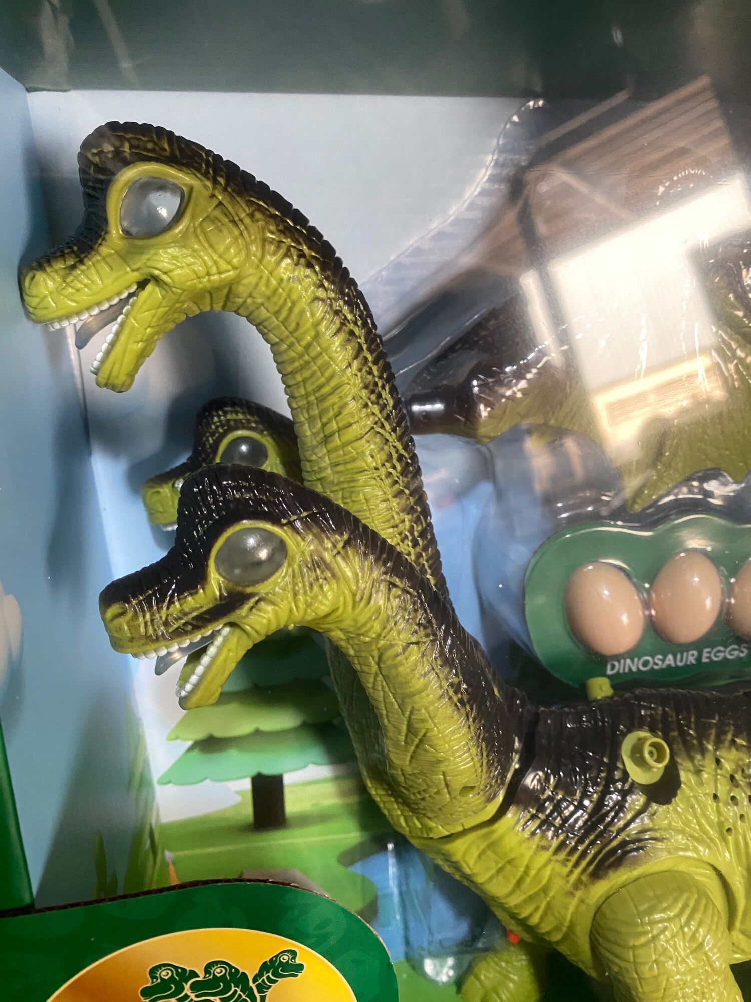 Khủng Long 3 đầu, đẻ trứng -Pin, - HUNTERSON TOYS