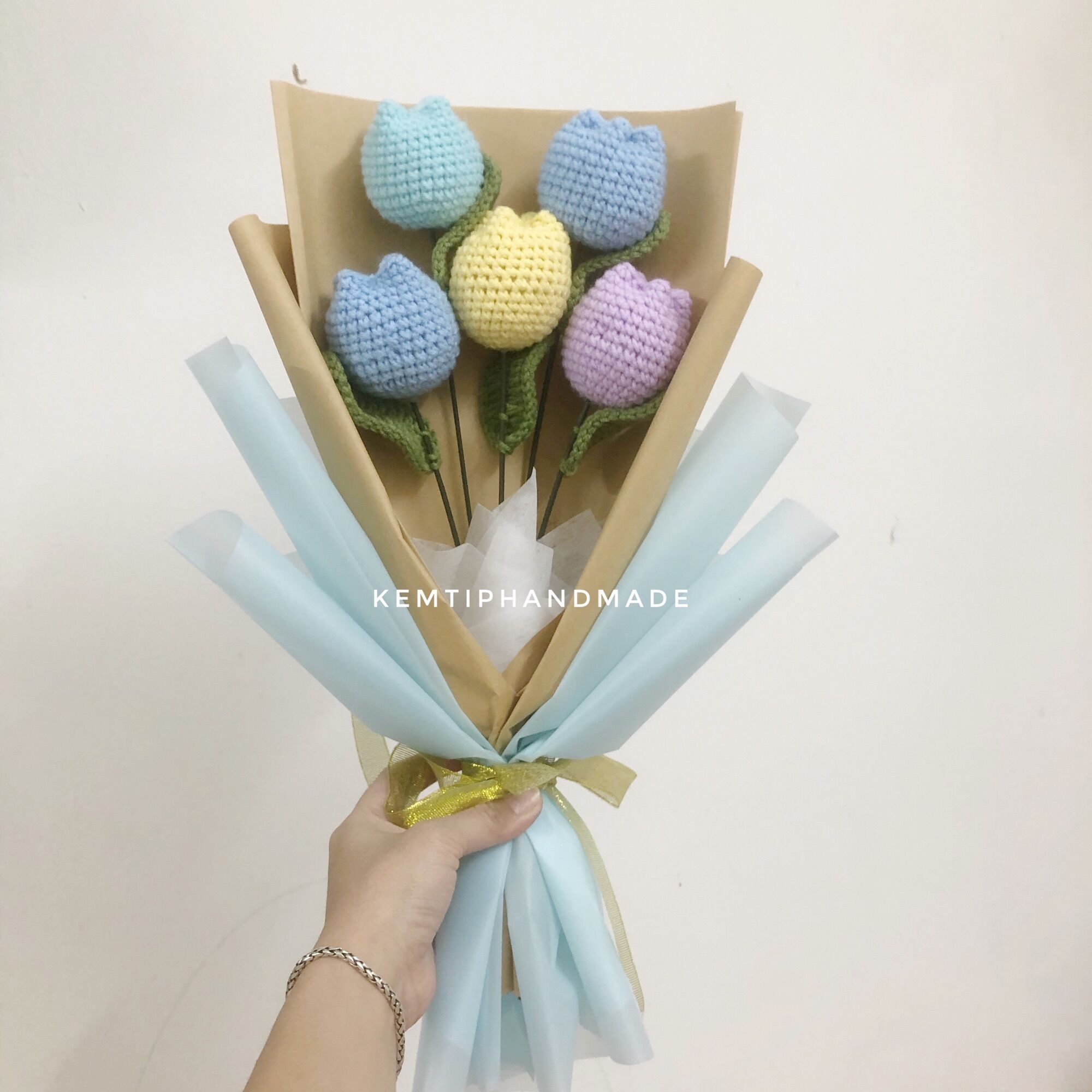 Bó hoa tulip len nhiều màu có sẵn