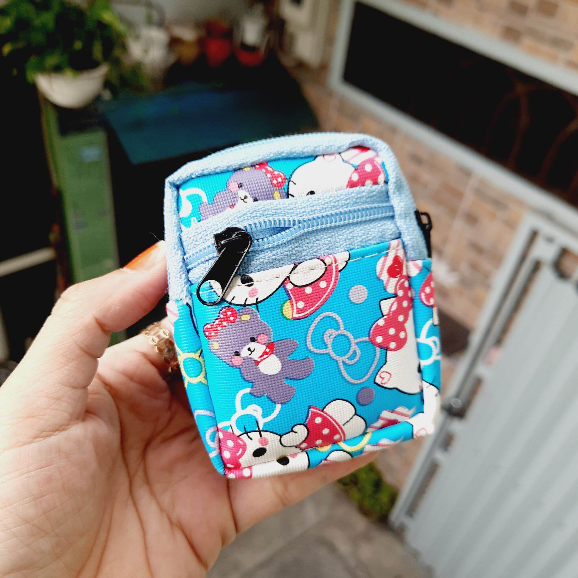 Móc khóa balô hình kitty có 3 ngăn đựng ( 8×7cm)