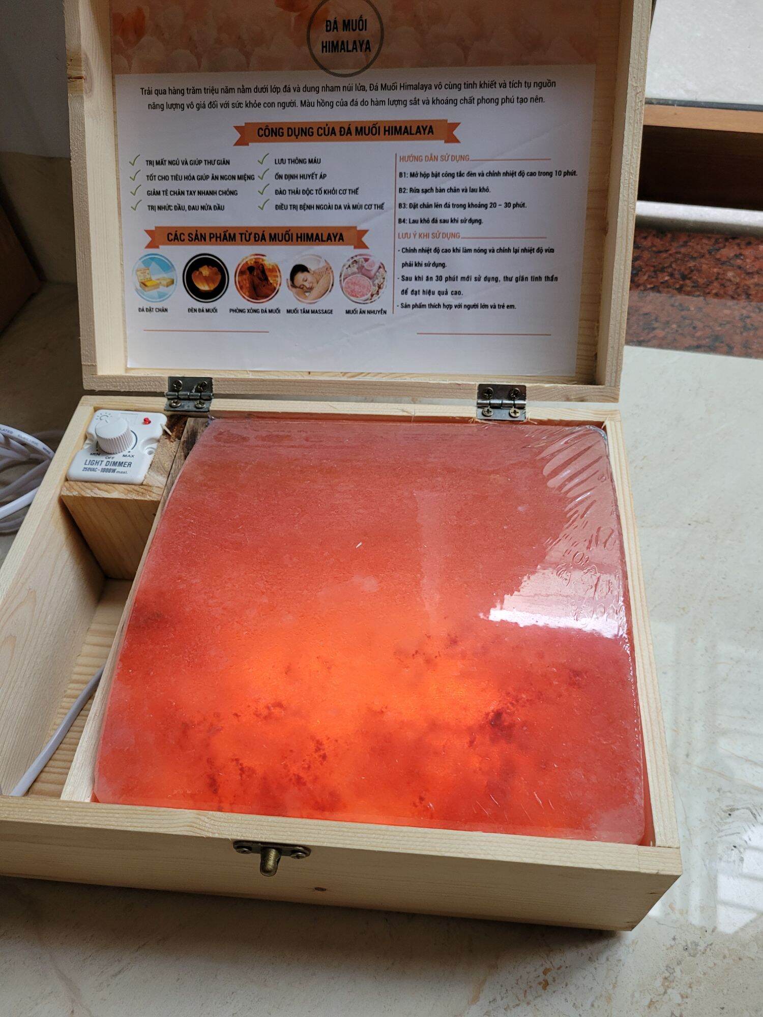 Hộp đá muối massage chân mặt đá cong