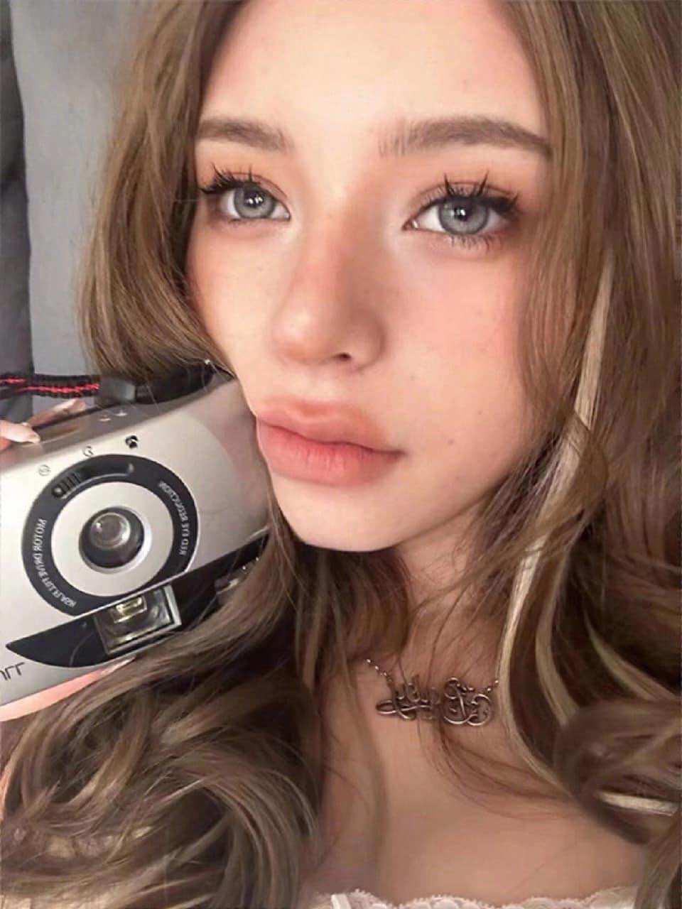 Lens xám mẫu mới xu hướng