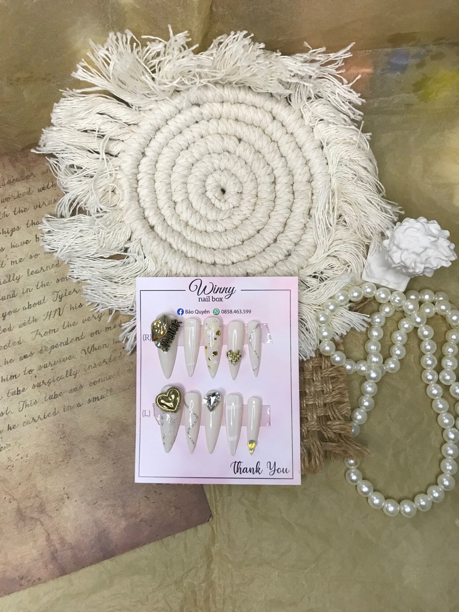 Nailbox móng up móng giả trắng trái tim đồng