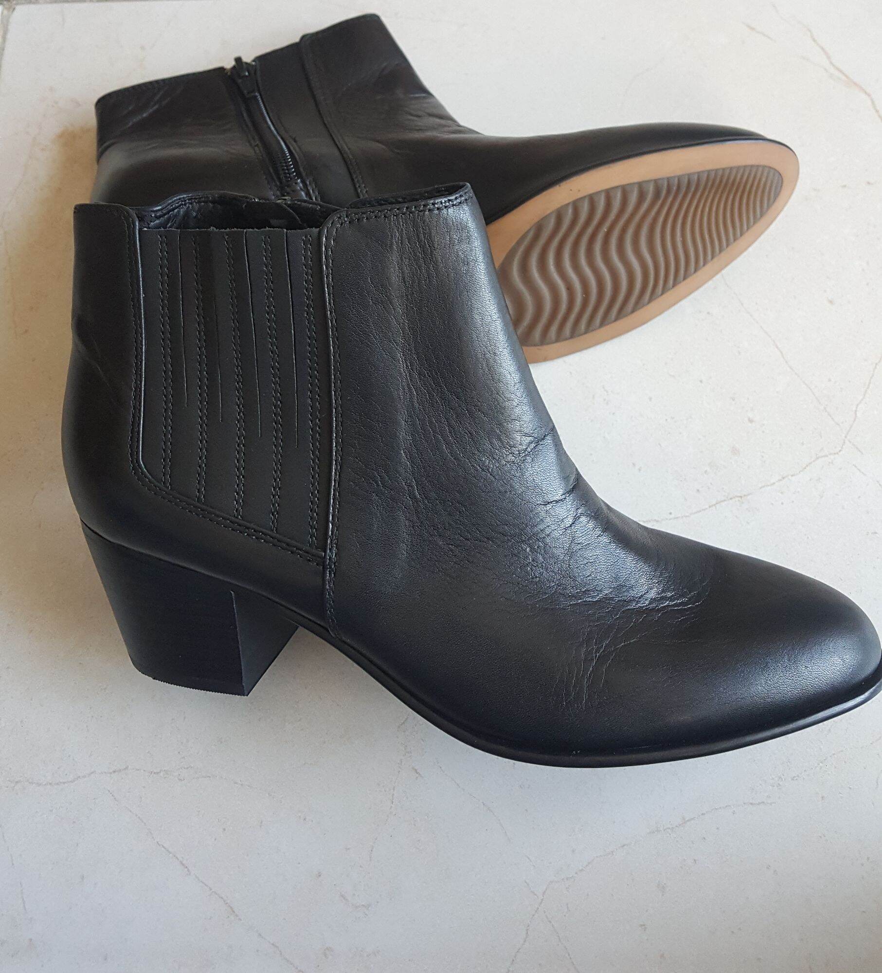 Giày boot hiệu Clarks xuất khẩu sale lỗi nbe