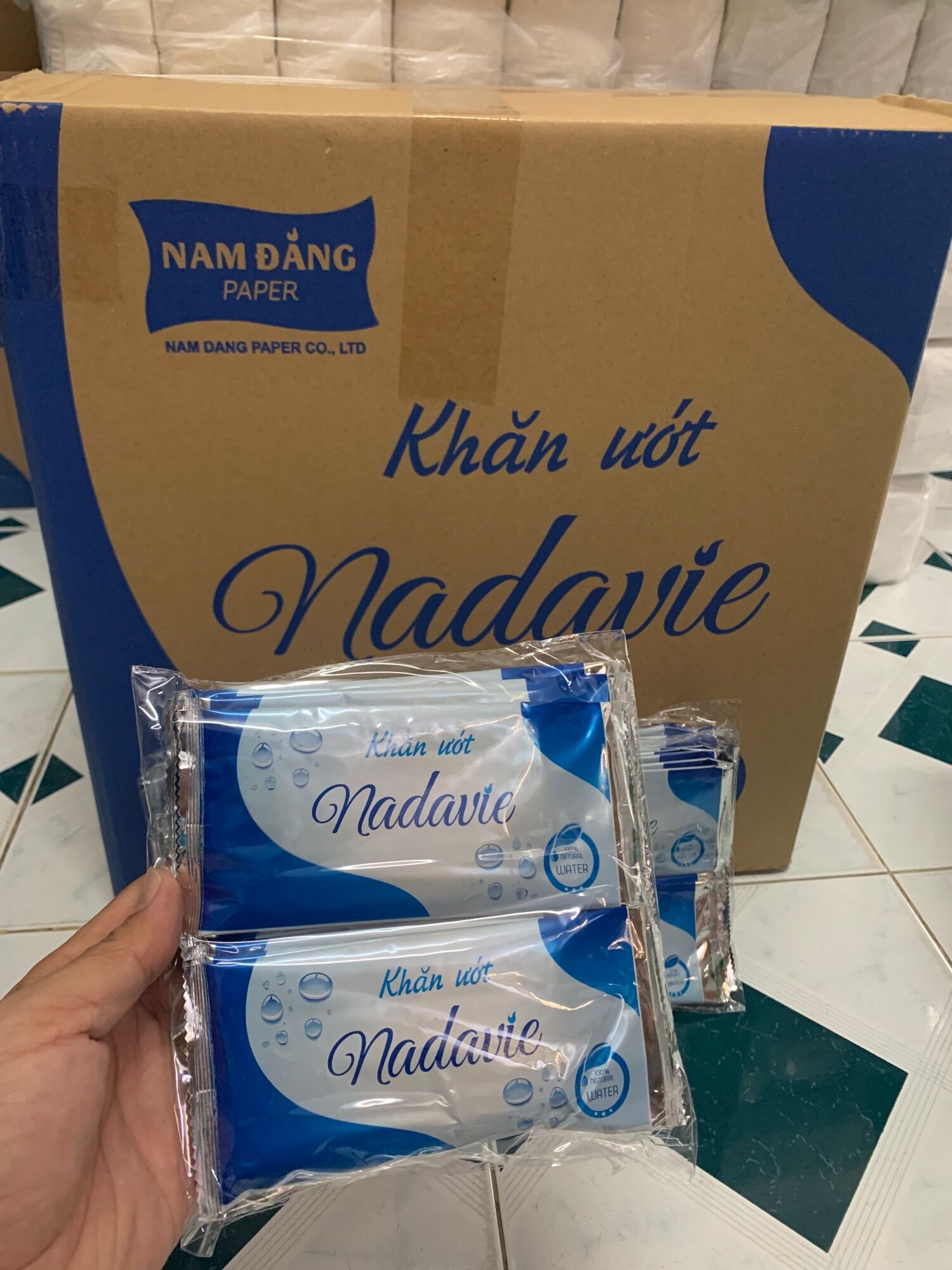 Combo 1 thùng 1000 cái khăn lạnh xanh biển dày nadavie