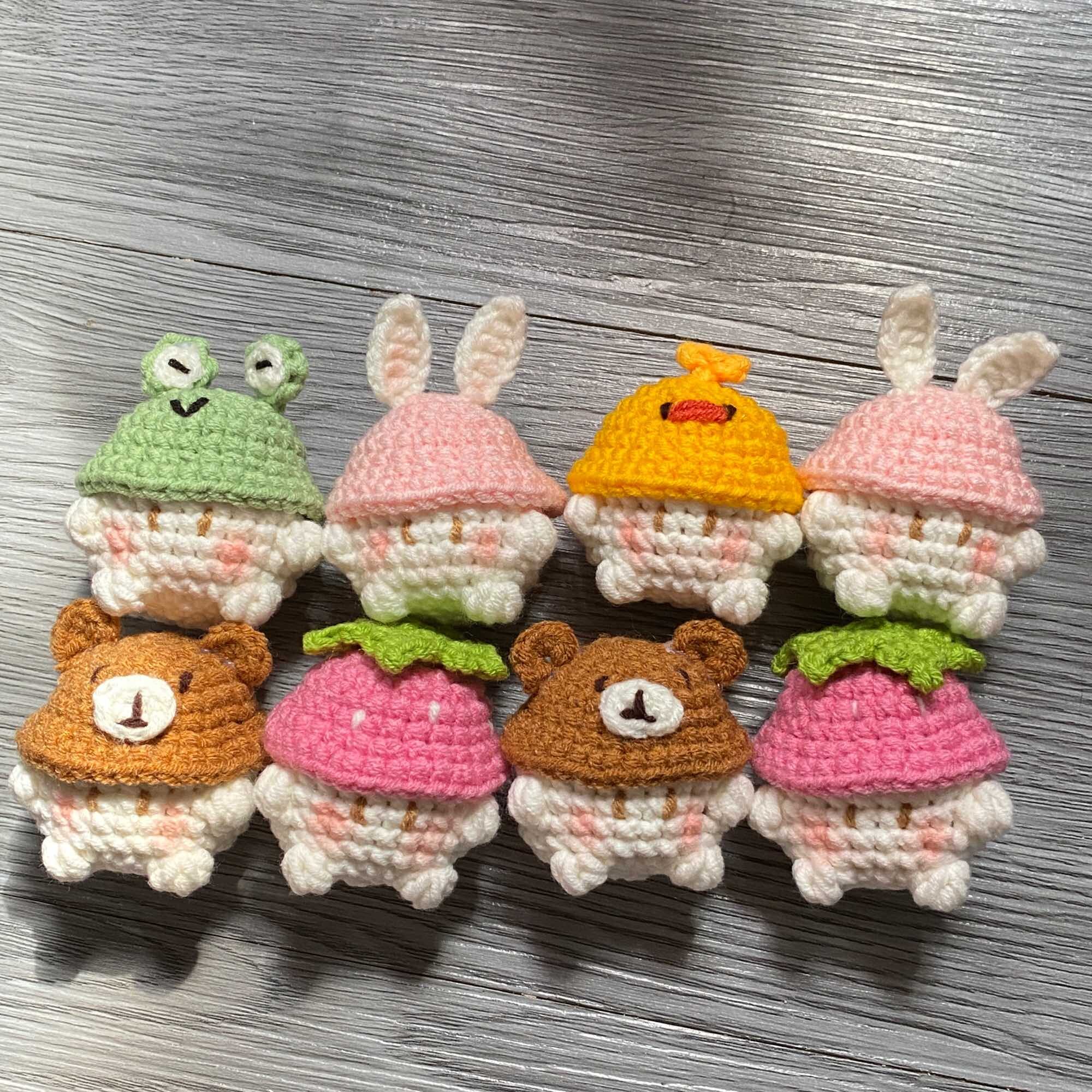 Móc khoá bé nấm mini handmade bằng len