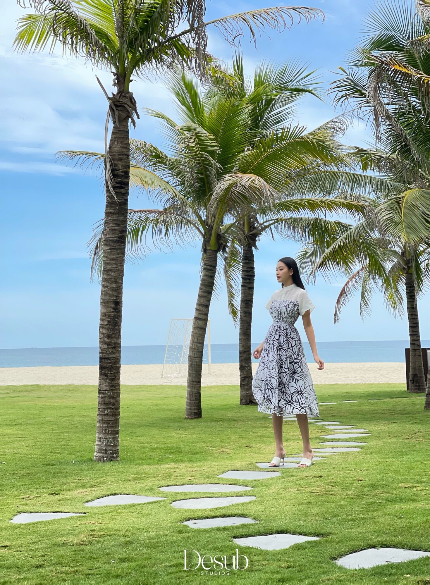 Desub Studios Đầm maxi thiết kế Flora Ruched Dress