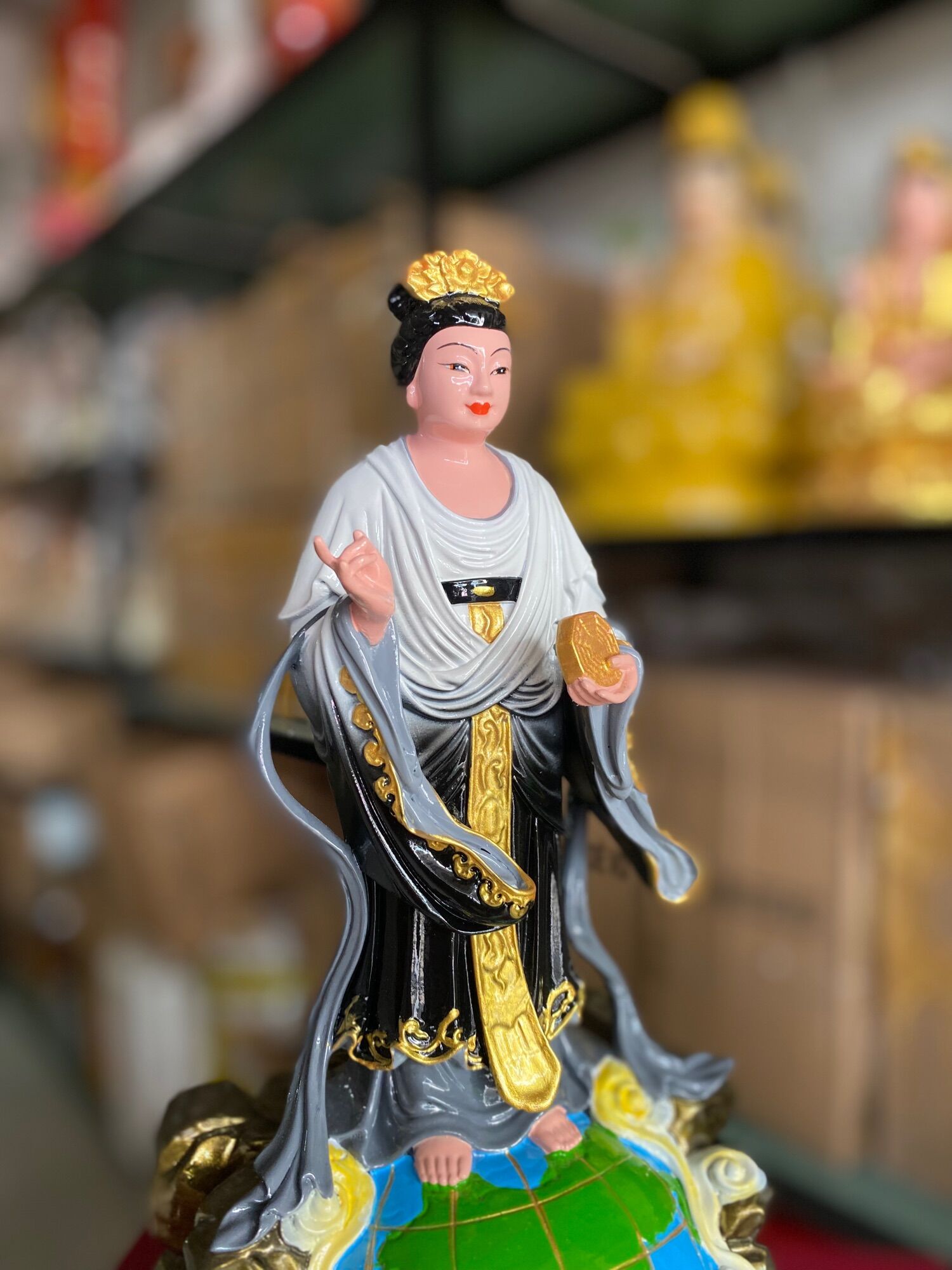 TƯỢNG ĐỊA MẪU COMPOSITE 30CM