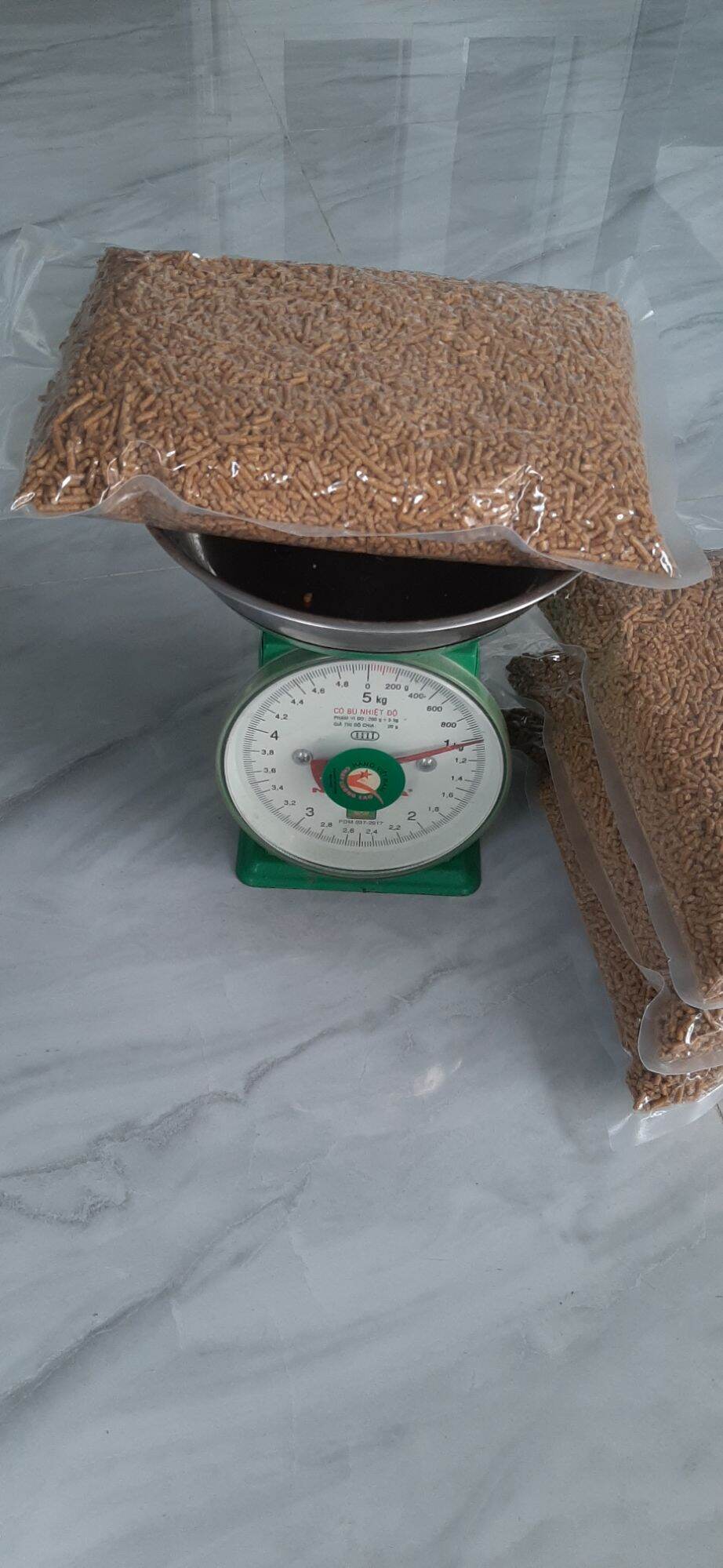[HCM]   1kg thức ăn cho Thỏ , Bọ Ú vv. mua 4kg tặng 1 hủ muối tây ninh 100g