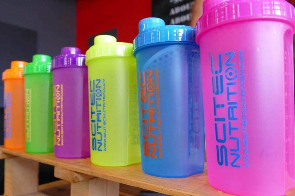 BÌNH LẮC THỂ THAO SCITEC SHAKER 700ML