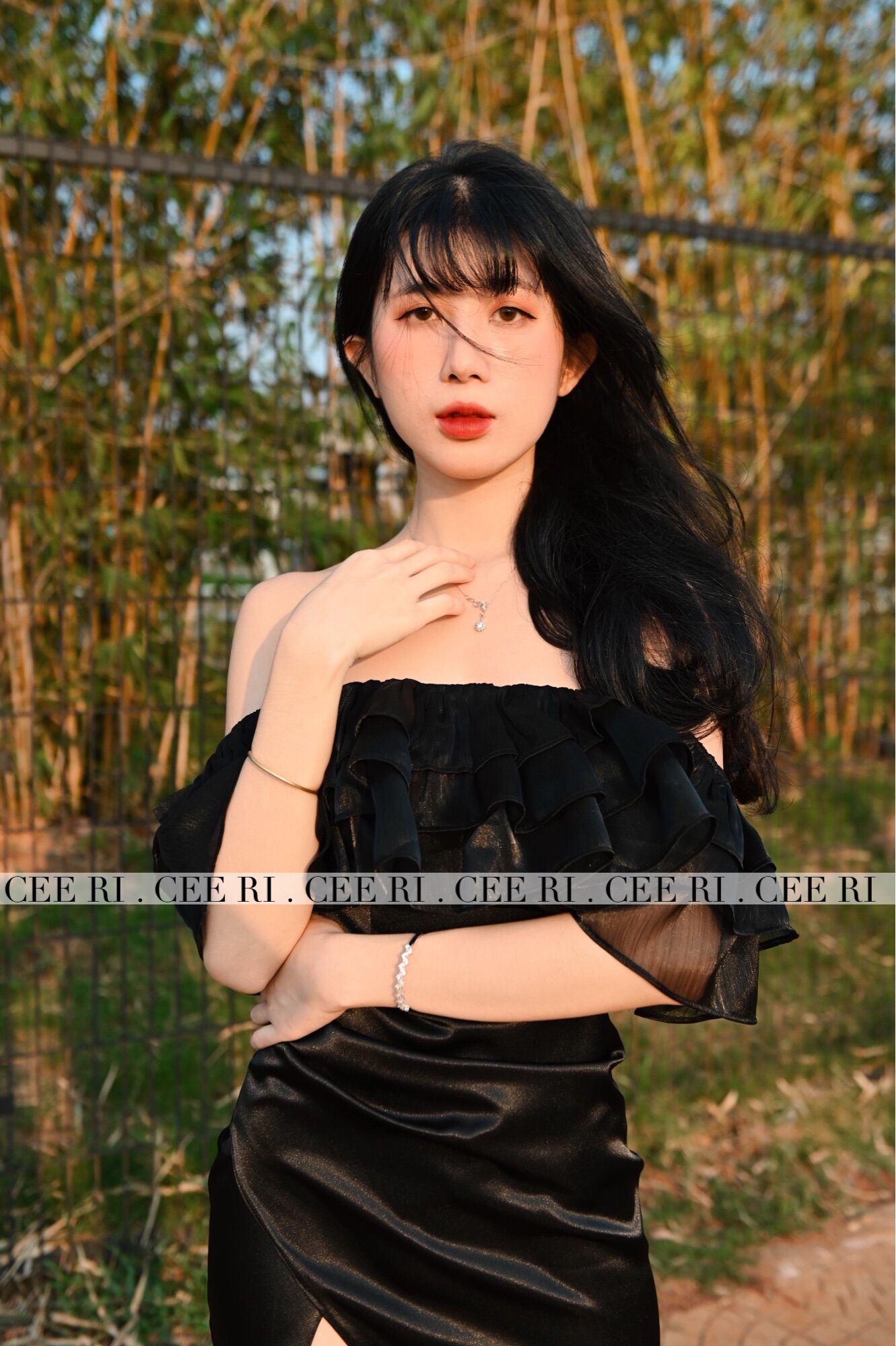 ( ẢNH THẬT - CHÍNH CHỦ CEERI ) Váy trễ vai lụa cao cấp màu trắng / đen