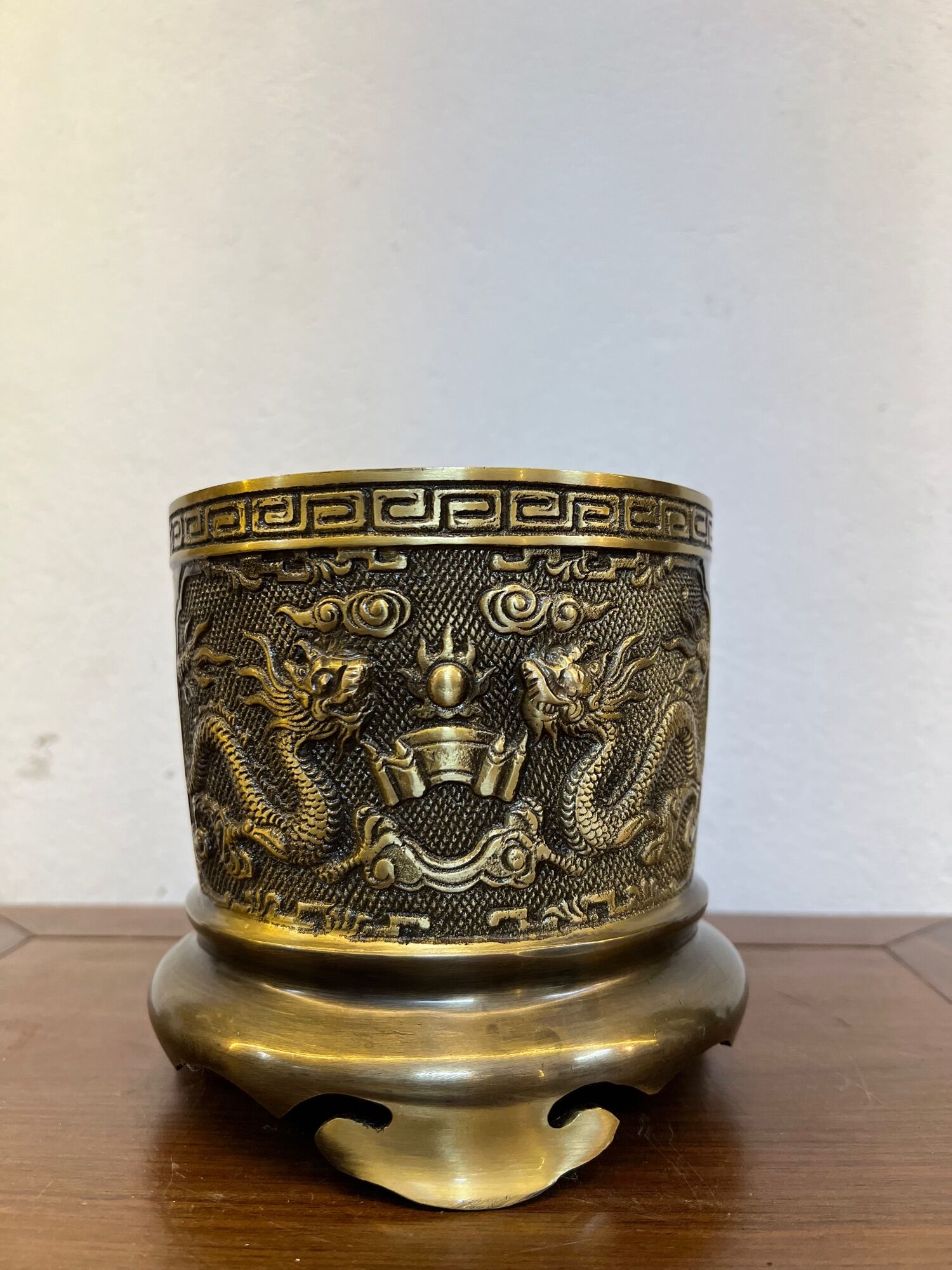 Bát hương lư hương đồng đúc rồng nổi bằng đồng nguyên chất hun màu giả viền vàng