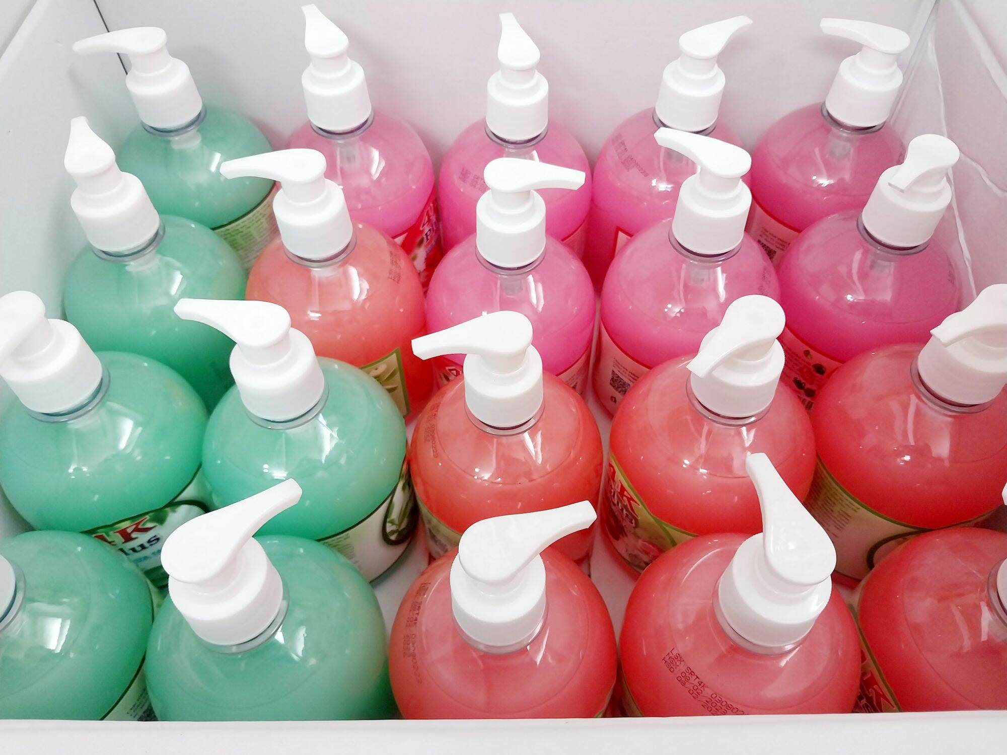 Nước Rửa Tay 4K Plus 500ml ngẫu nhiên.