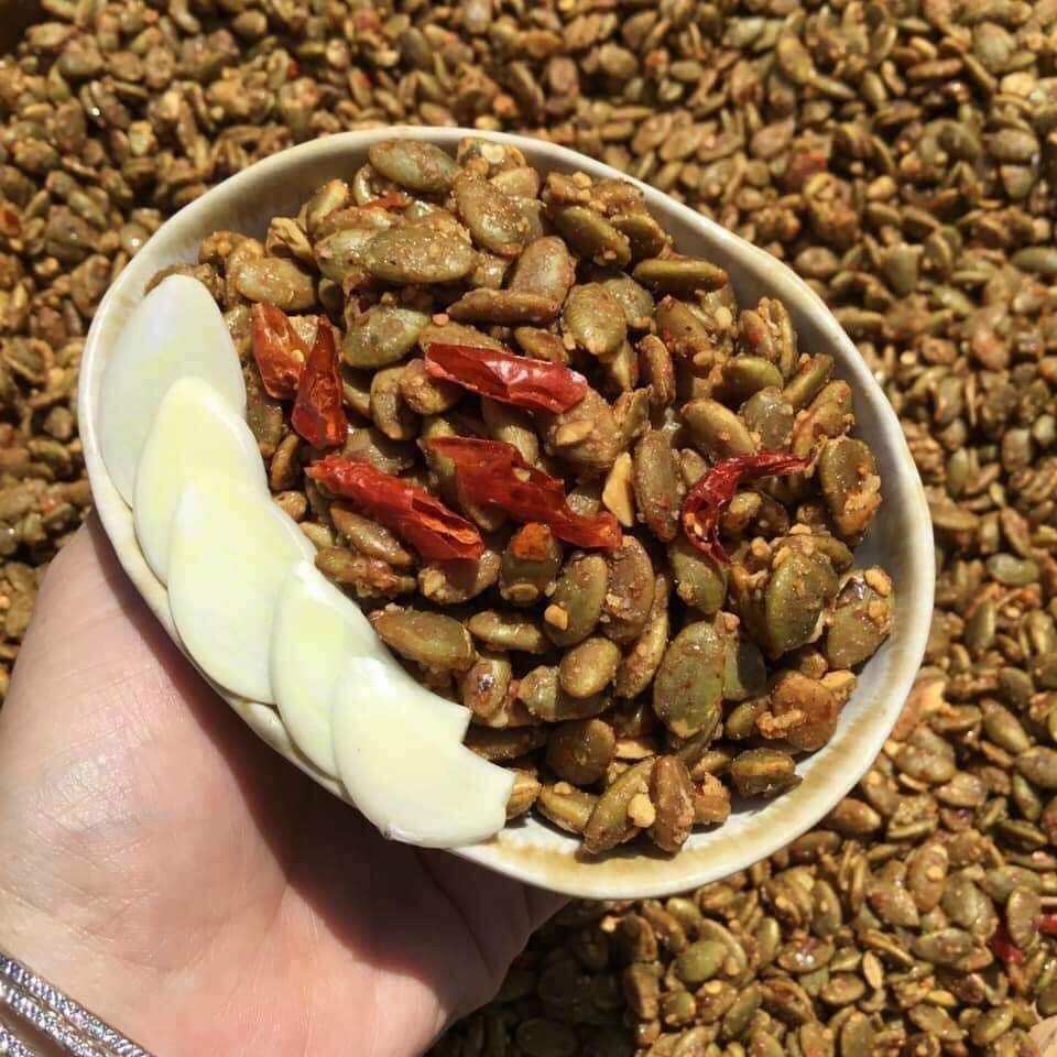 100gr hạt bí rang tỏi ớt