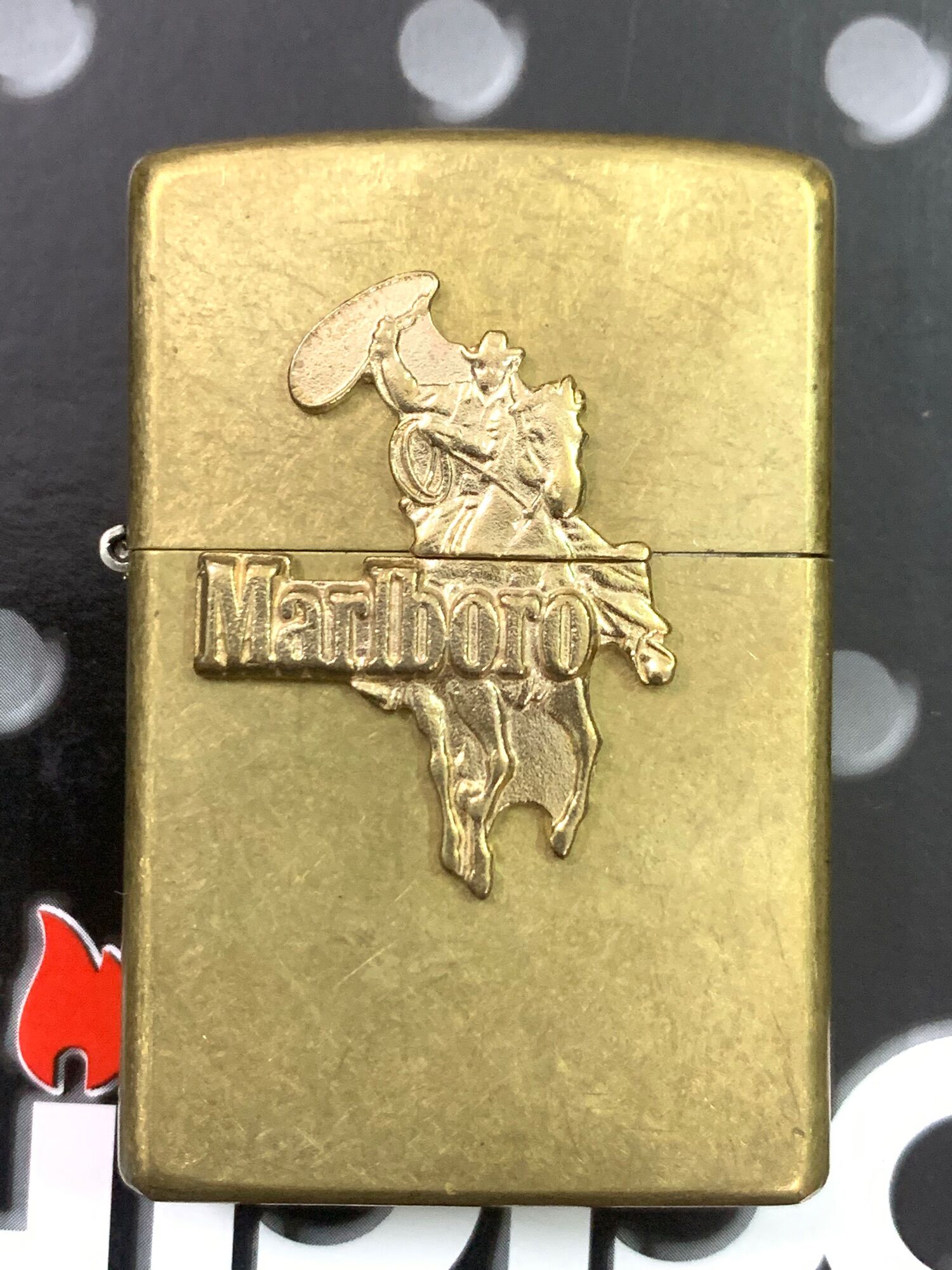 Emblem dán zippo chủ đề cao bồi