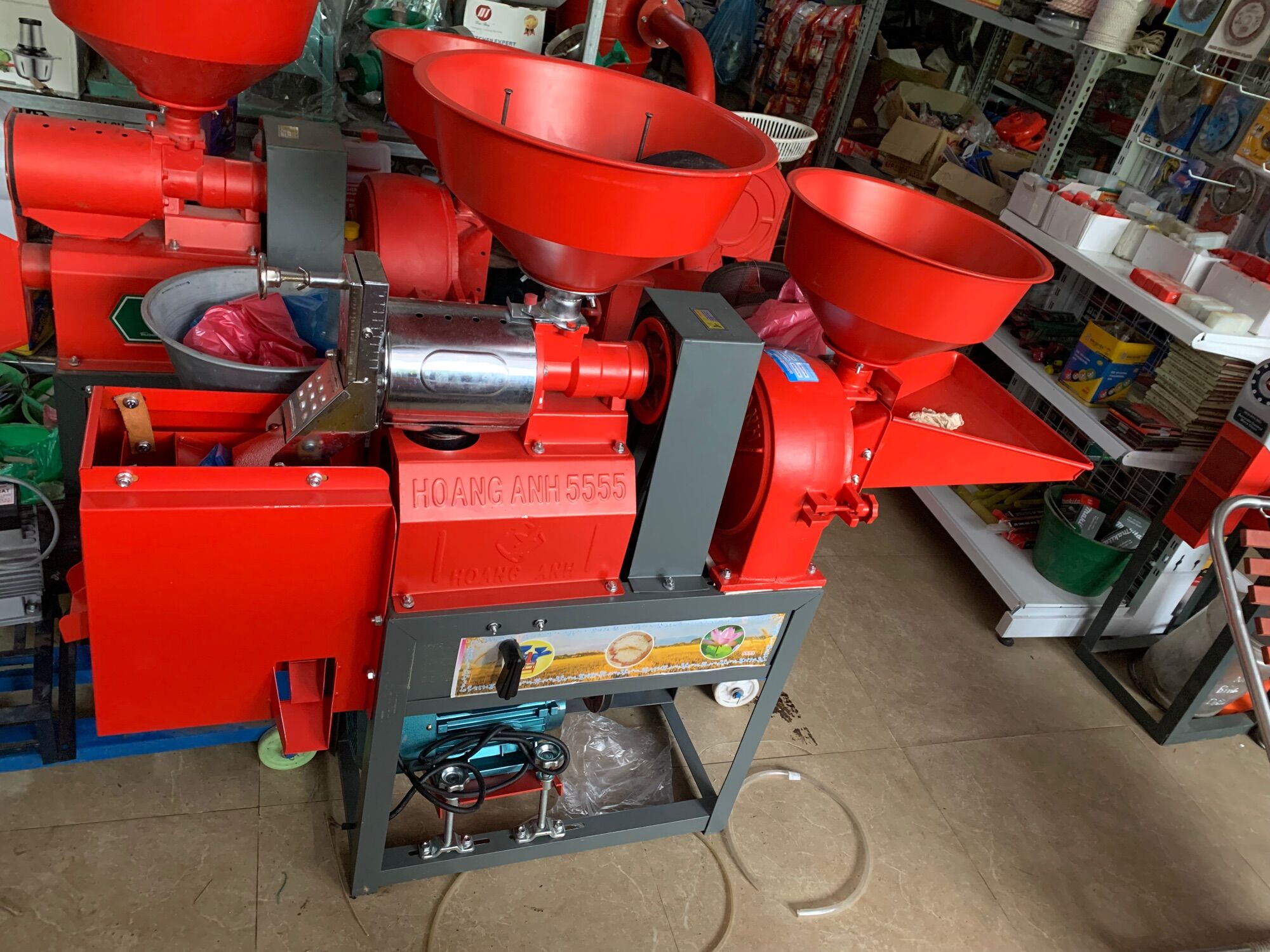 Máy sát gạo 2 tác dụng Hoàng Anh