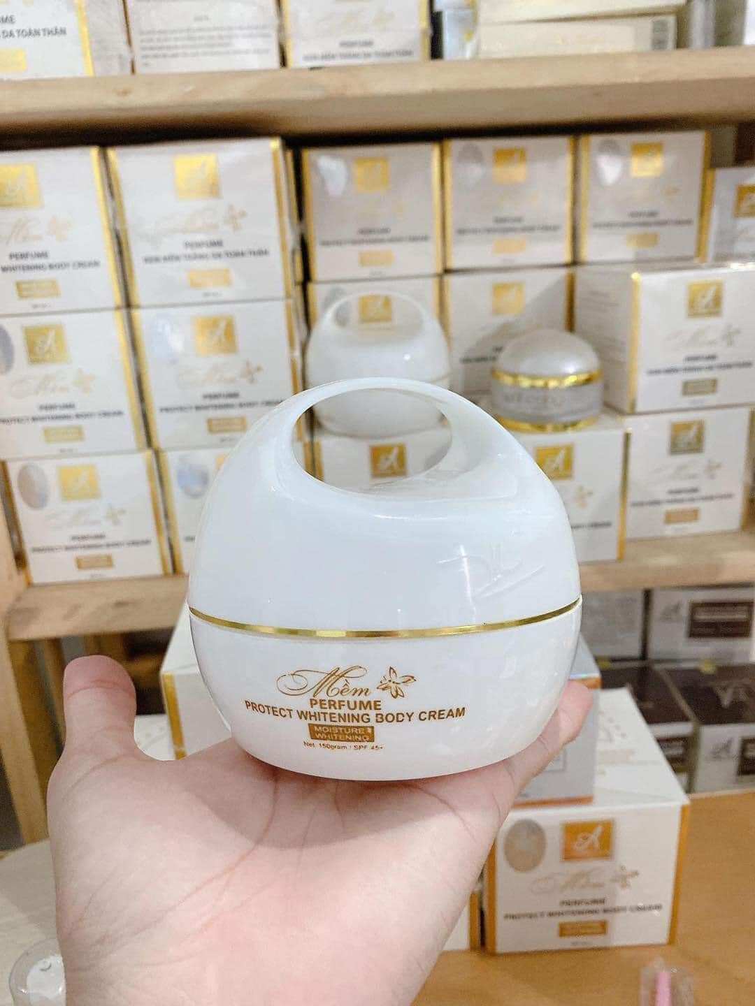 Kem body mềm nước hoa a cosmetics dưỡng da nâng tone