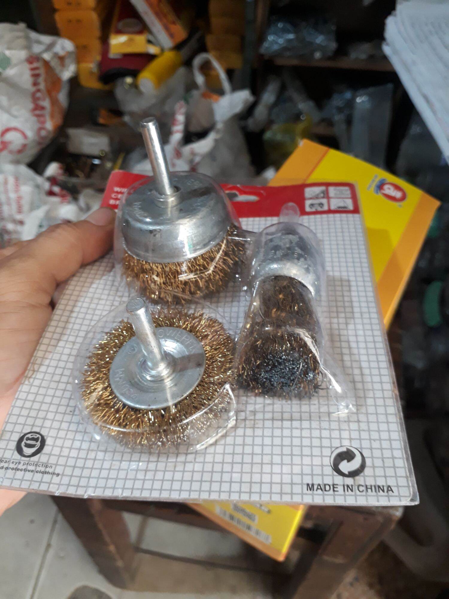 chổi cước đánh gỉ sét, cán 6mm
