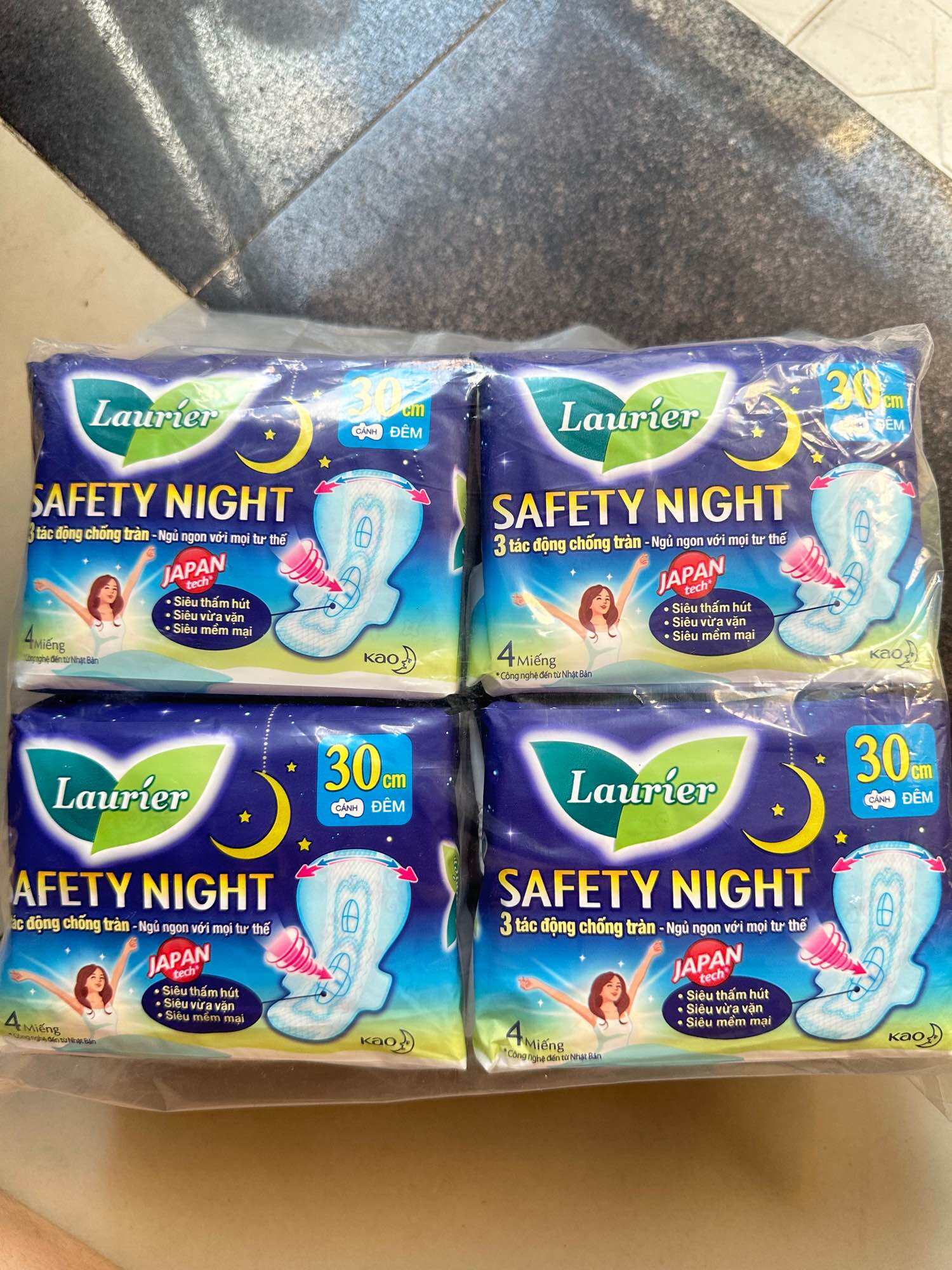 Combo 8 gói Băng vệ sinh Laurier Safety Night Đêm Siêu An Toàn 30cm 4 miếng
