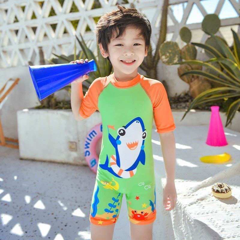 Đồ bơi cho bé trai tặng kèm nón chống nắng hoạ tiết cá mập xanh
