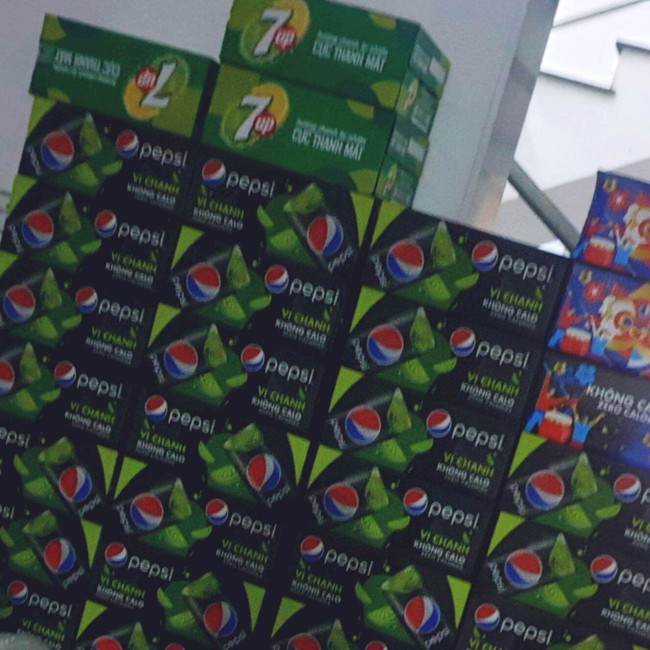Date T5-8/2024 (Thùng 24 chai) Nước ngọt 7Up chai 390ml