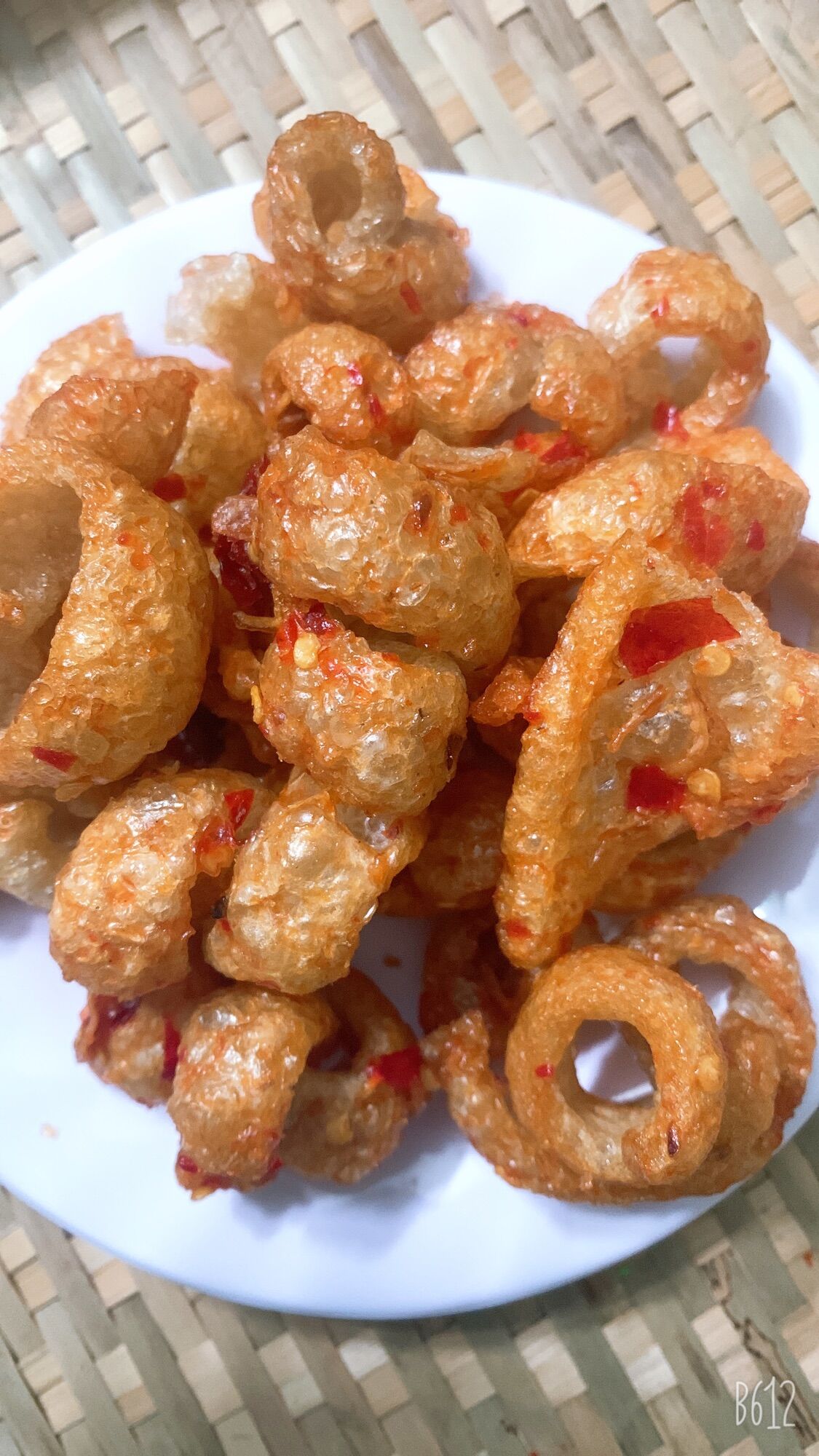 Da Heo Chiên Nước Mắm ( combo 3 họp da heo ) - đặc biệt thơm ngon.