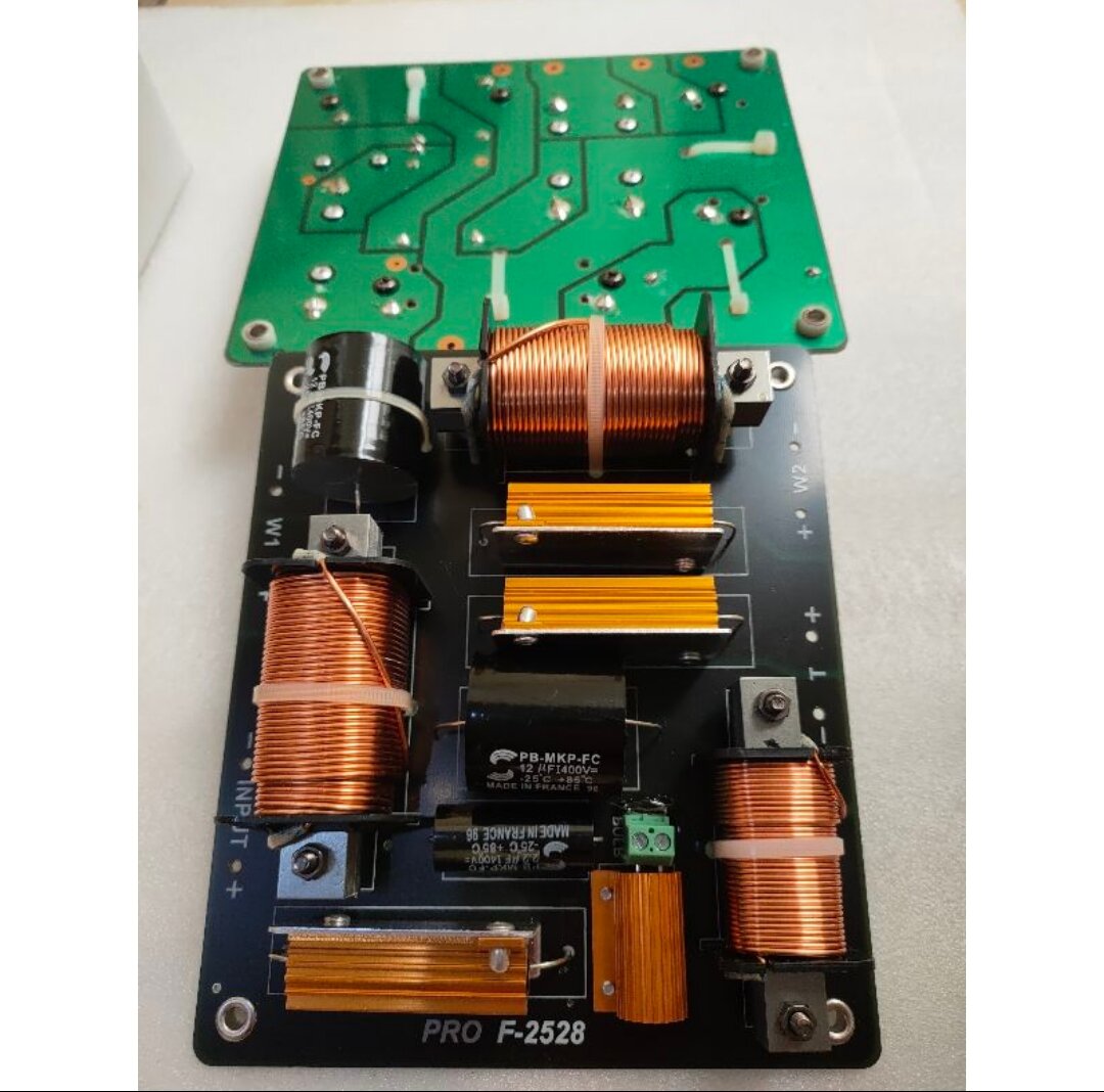 Phân tần loa PRO -2528