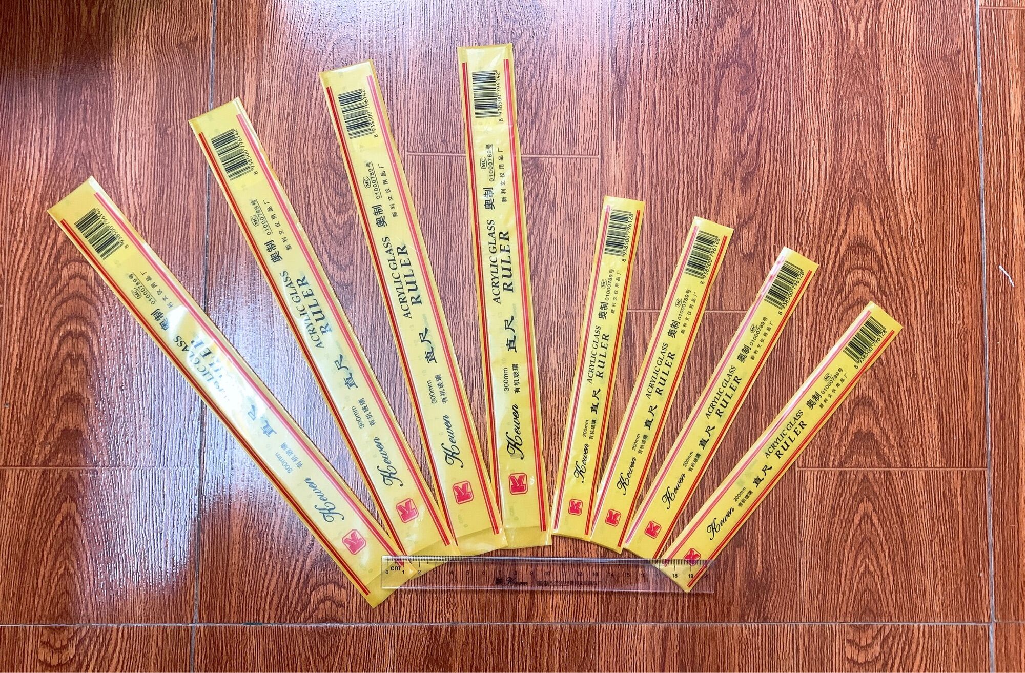 Thước kẻ nhựa khắc trong suốt 20cm và 30cm