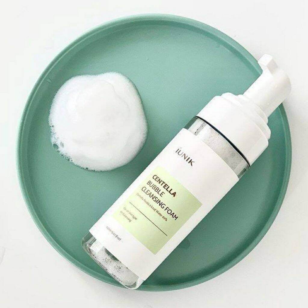 Sữa rửa mặt tạo bọt rau má Iunik Centella Bubble Cleansing foam