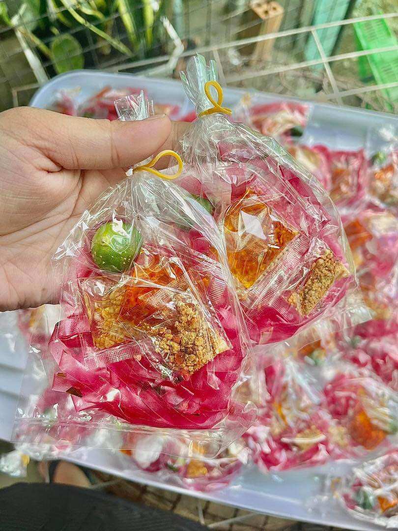 Bánh tráng dẽo sợi thanh long