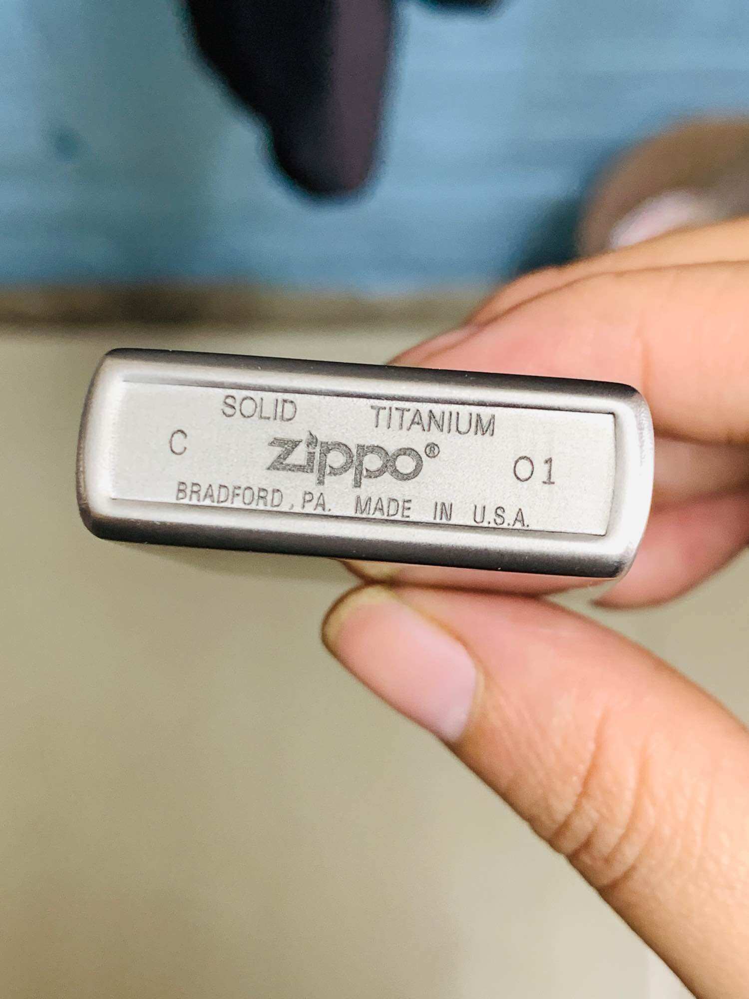Bật lửa Zippo Solid Titanium