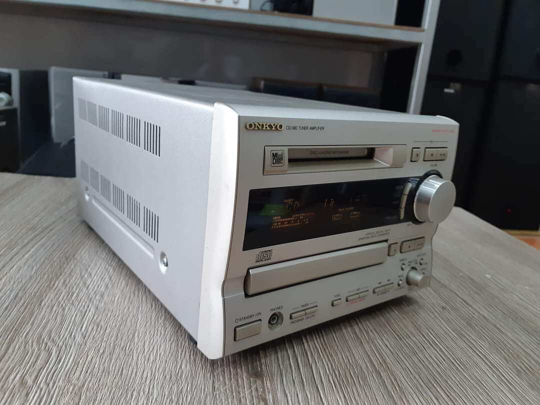 cục dàn Onkyo V7