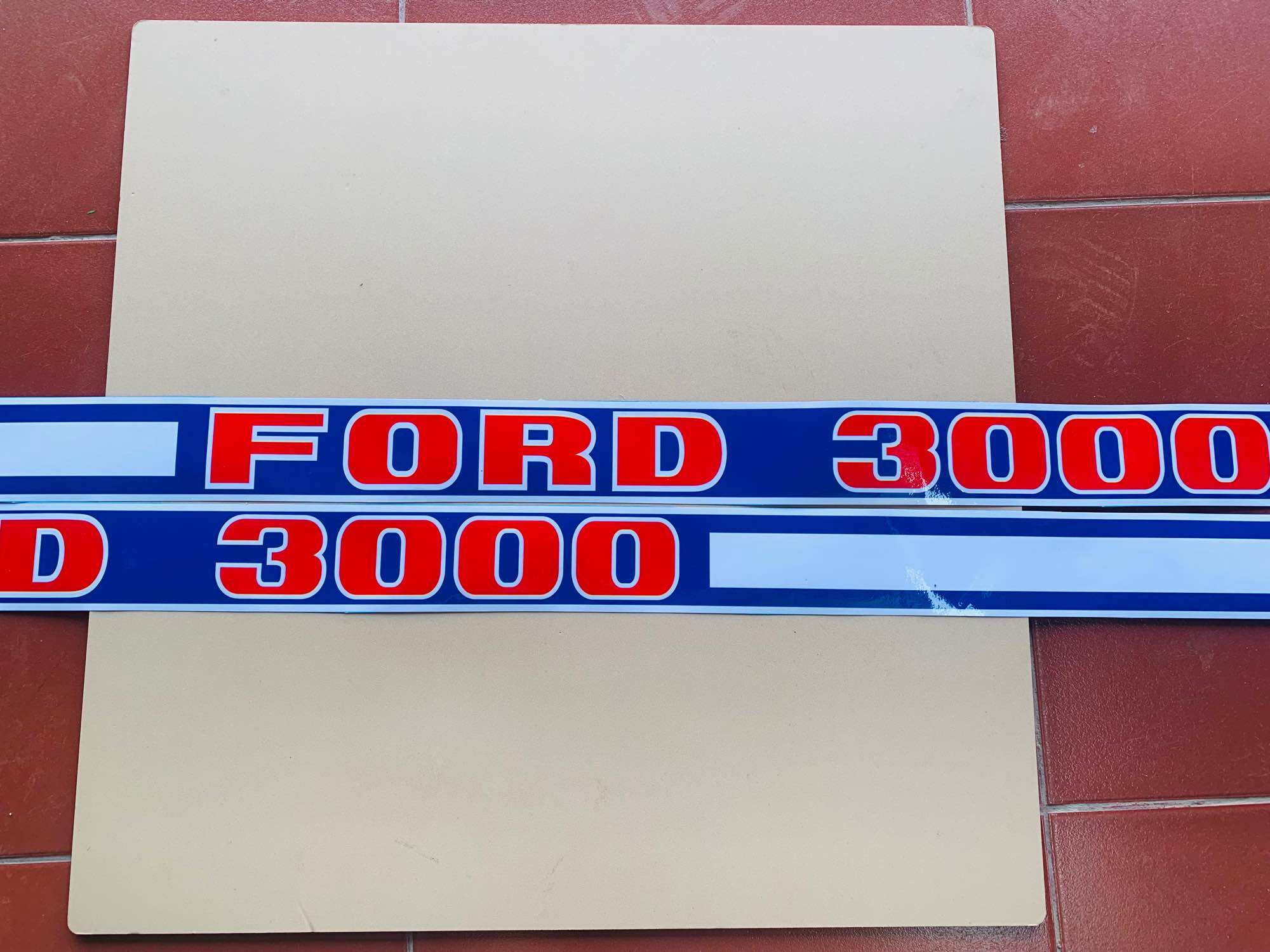 Tem FORD 3000 giành cho máy cày