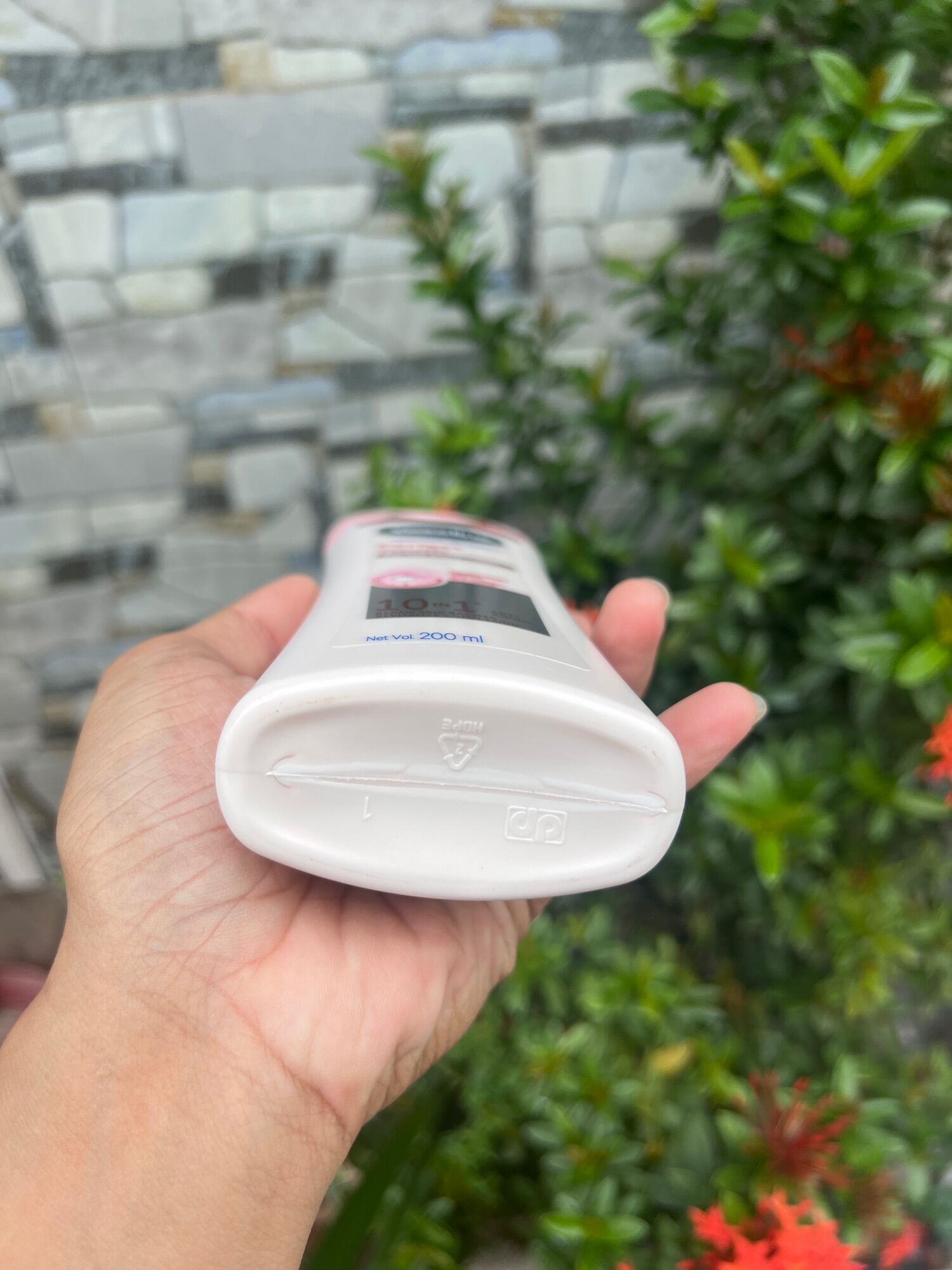 Sữa dưỡng thể Vaseline Healthy White 200ml