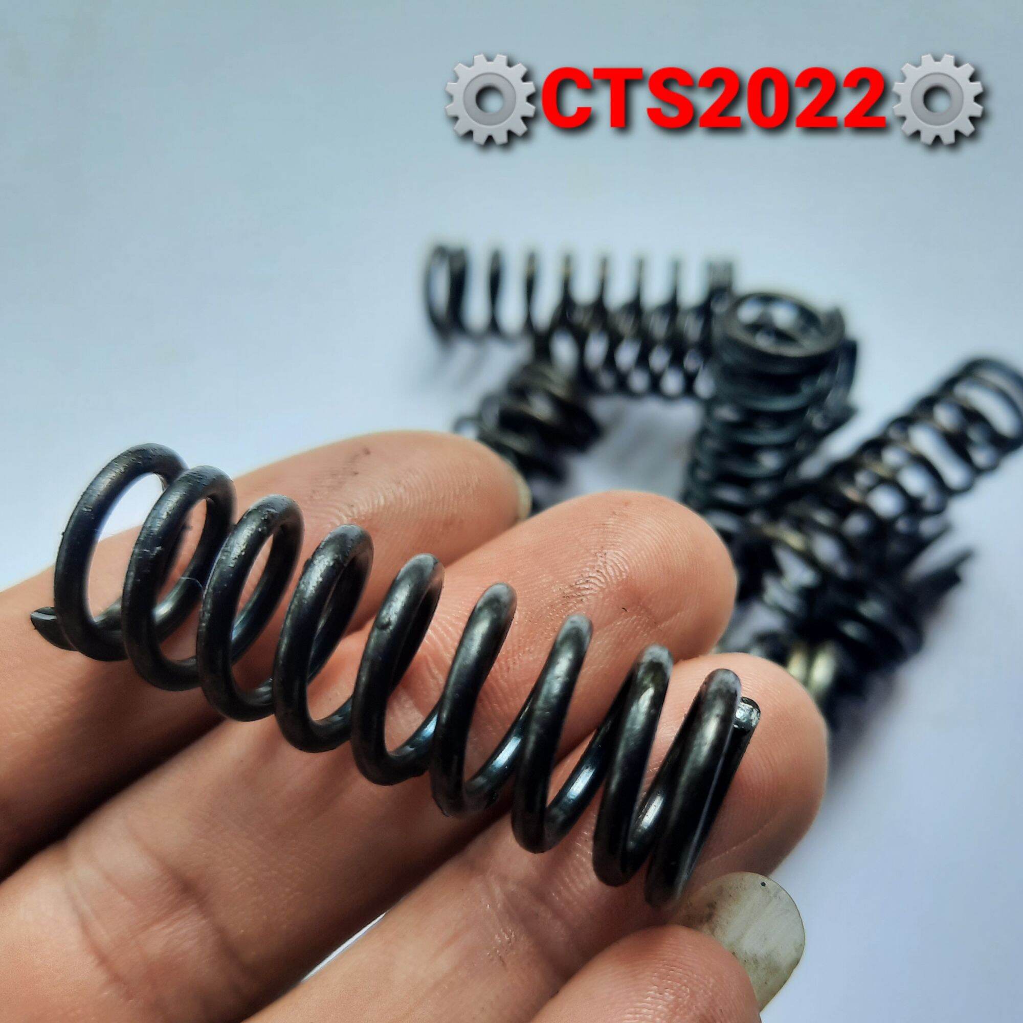 Lò xo nén thép đen phi 14mm dài 42mm sợi 1.8mm