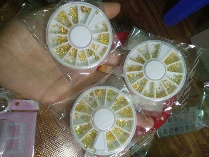 phụ kiện làm nail , xích đá