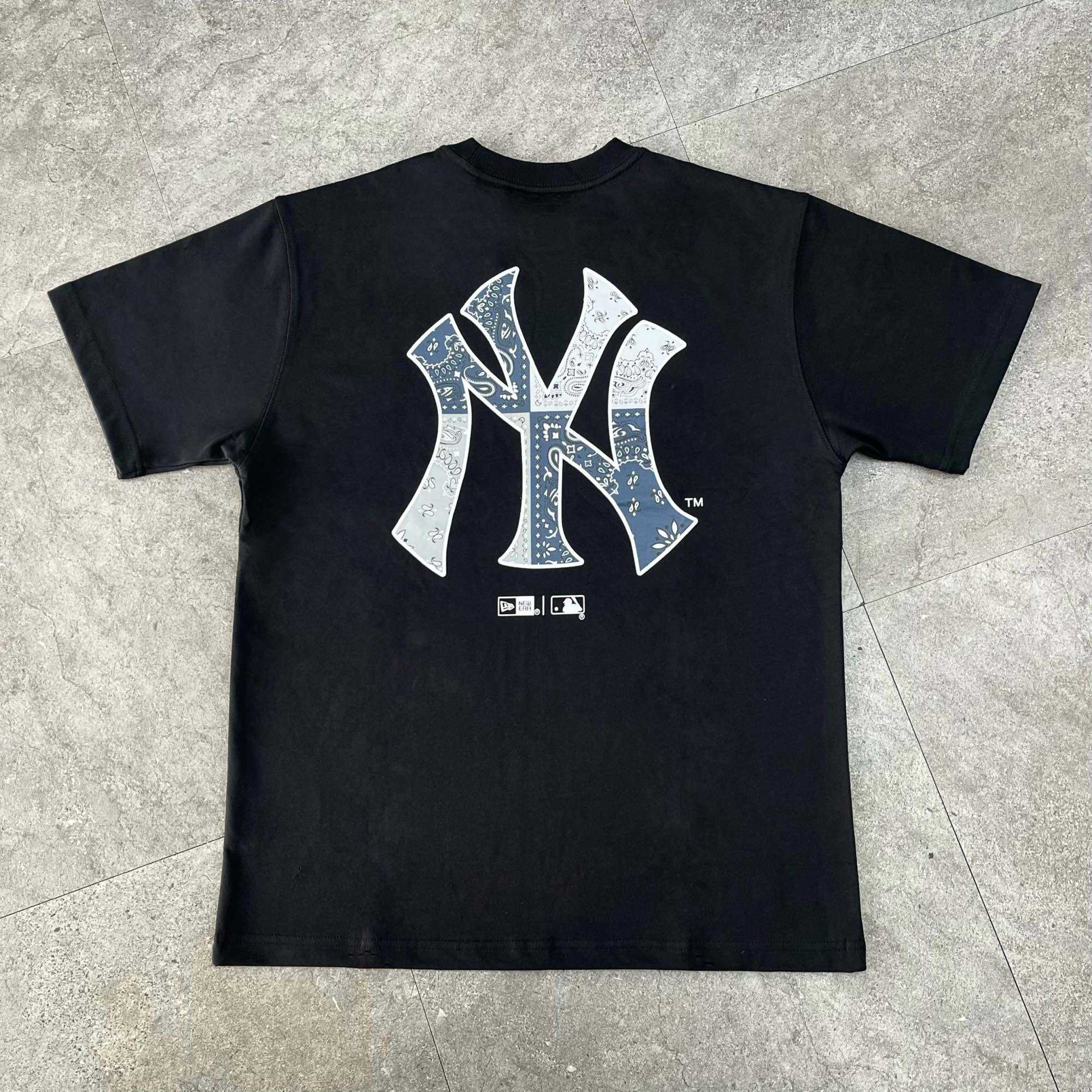 CHÍNH HÃNG - ÁO THUN NEW ERA x MLB BIG PAISLEY SS24 NEW YORK YANKEES BLACK