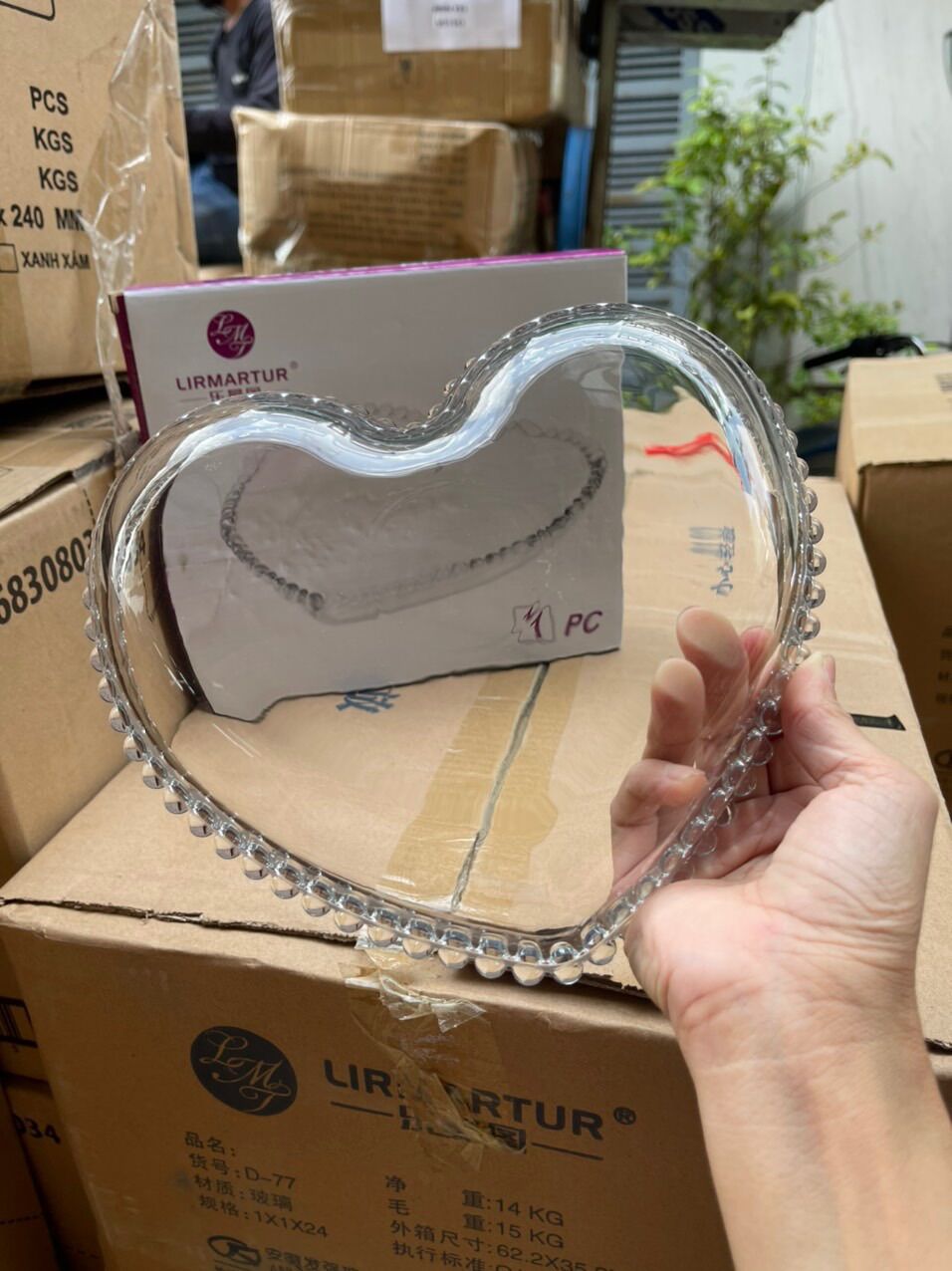 Đĩa thủy tinh hình trái tim