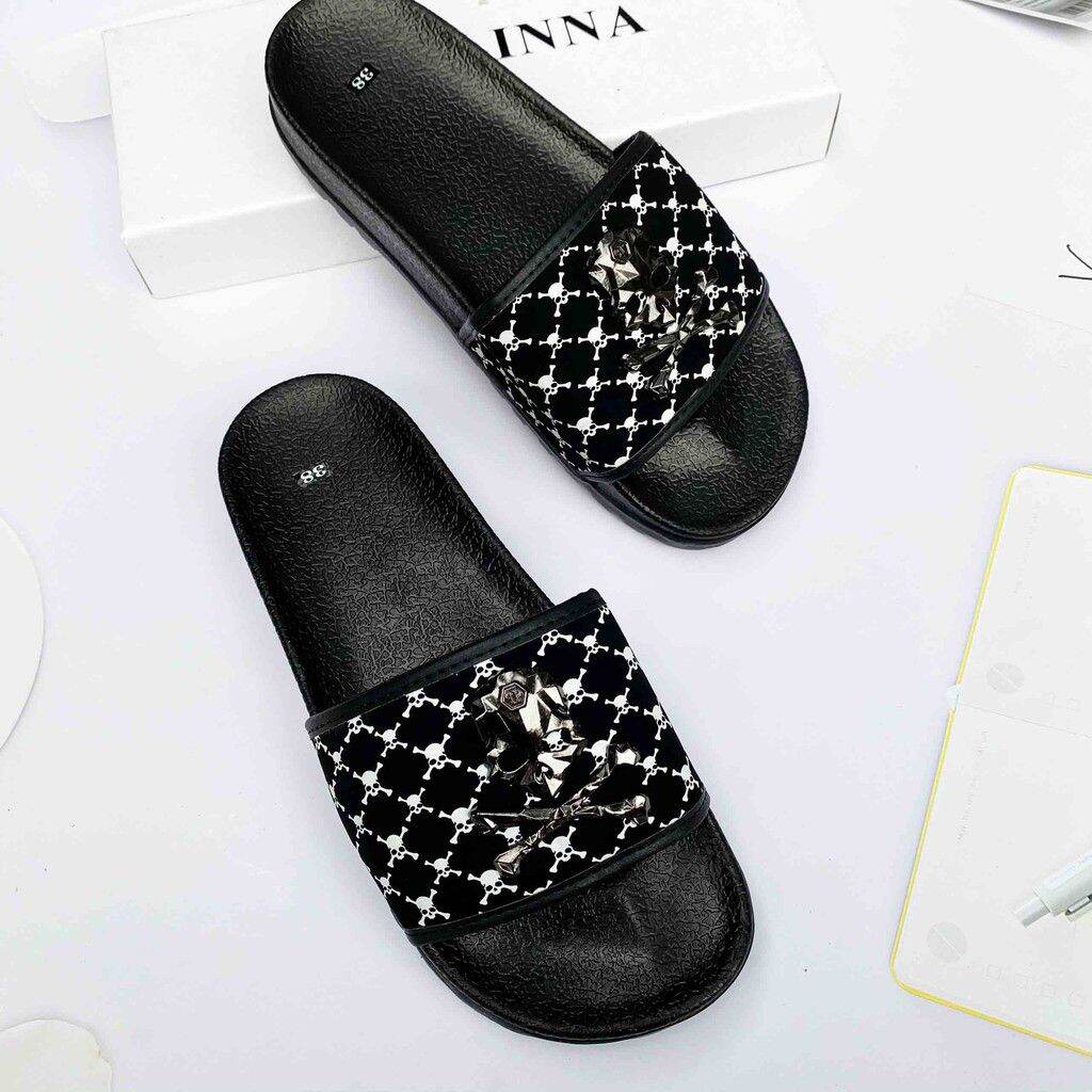 Dép lê đầu  lâu  đế  cứng  cao