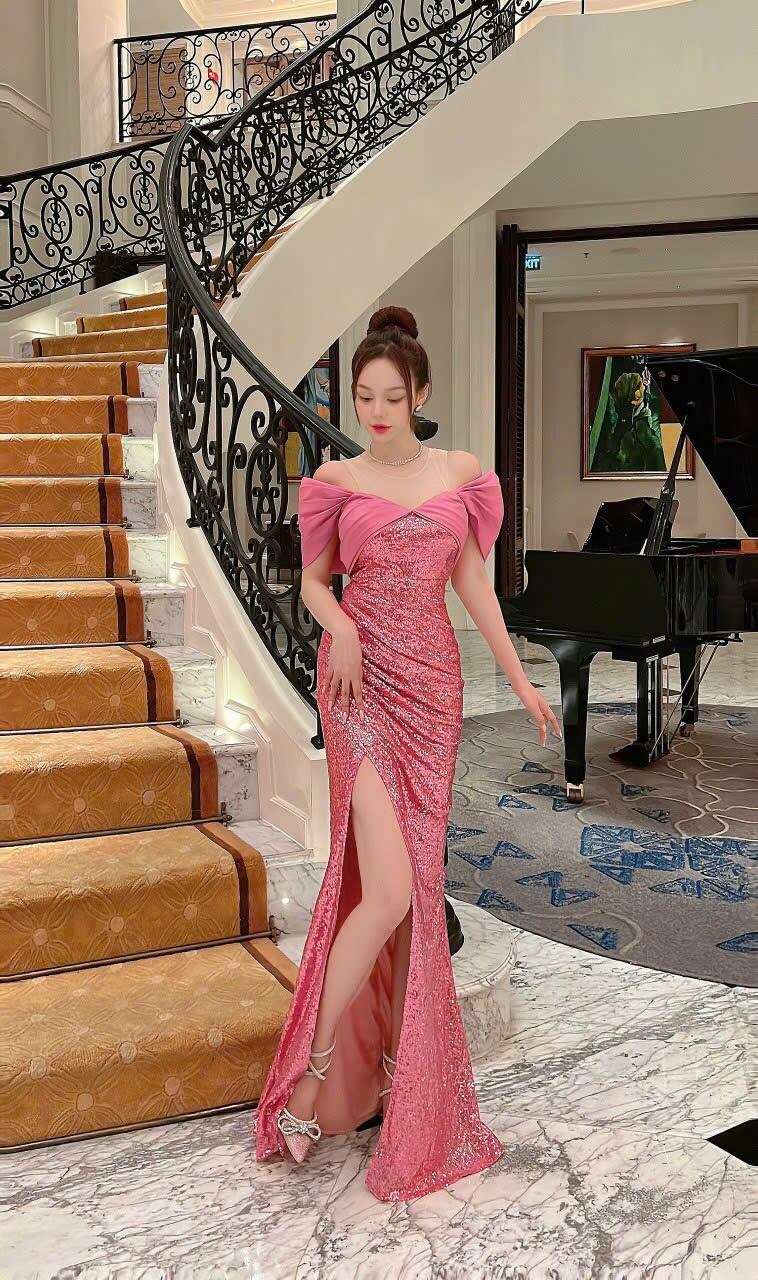 Đầm dạ hội kim sa rớt vai