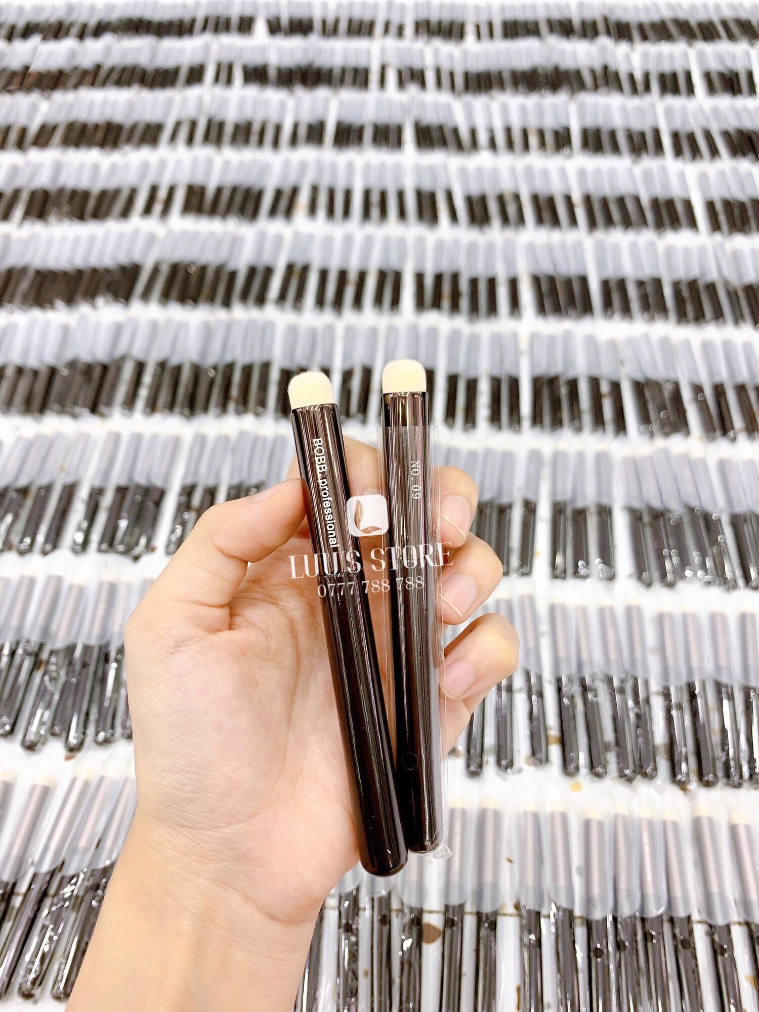 Cọ môi clio đầu tròn