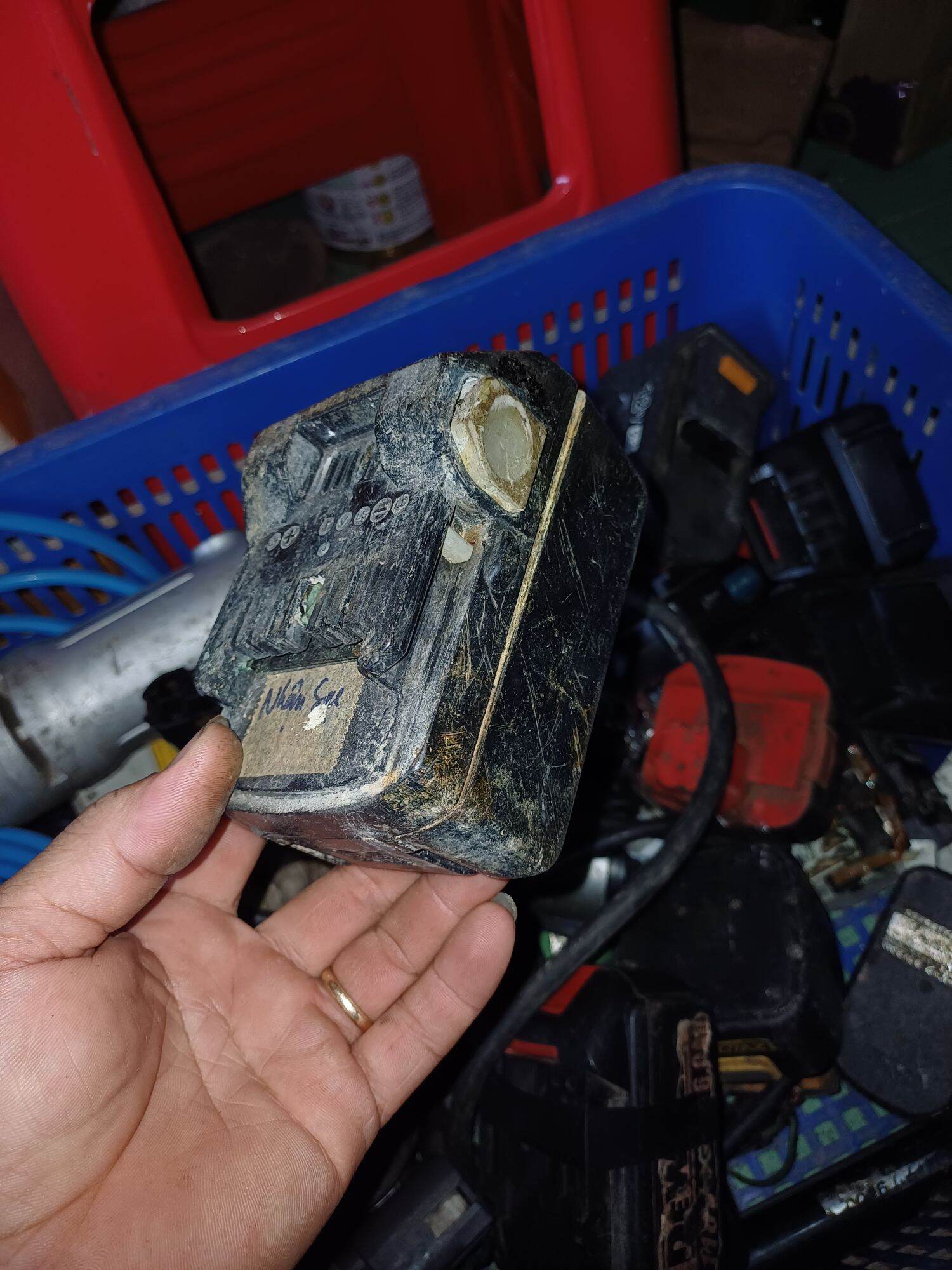 vỏ pin ryobi18v