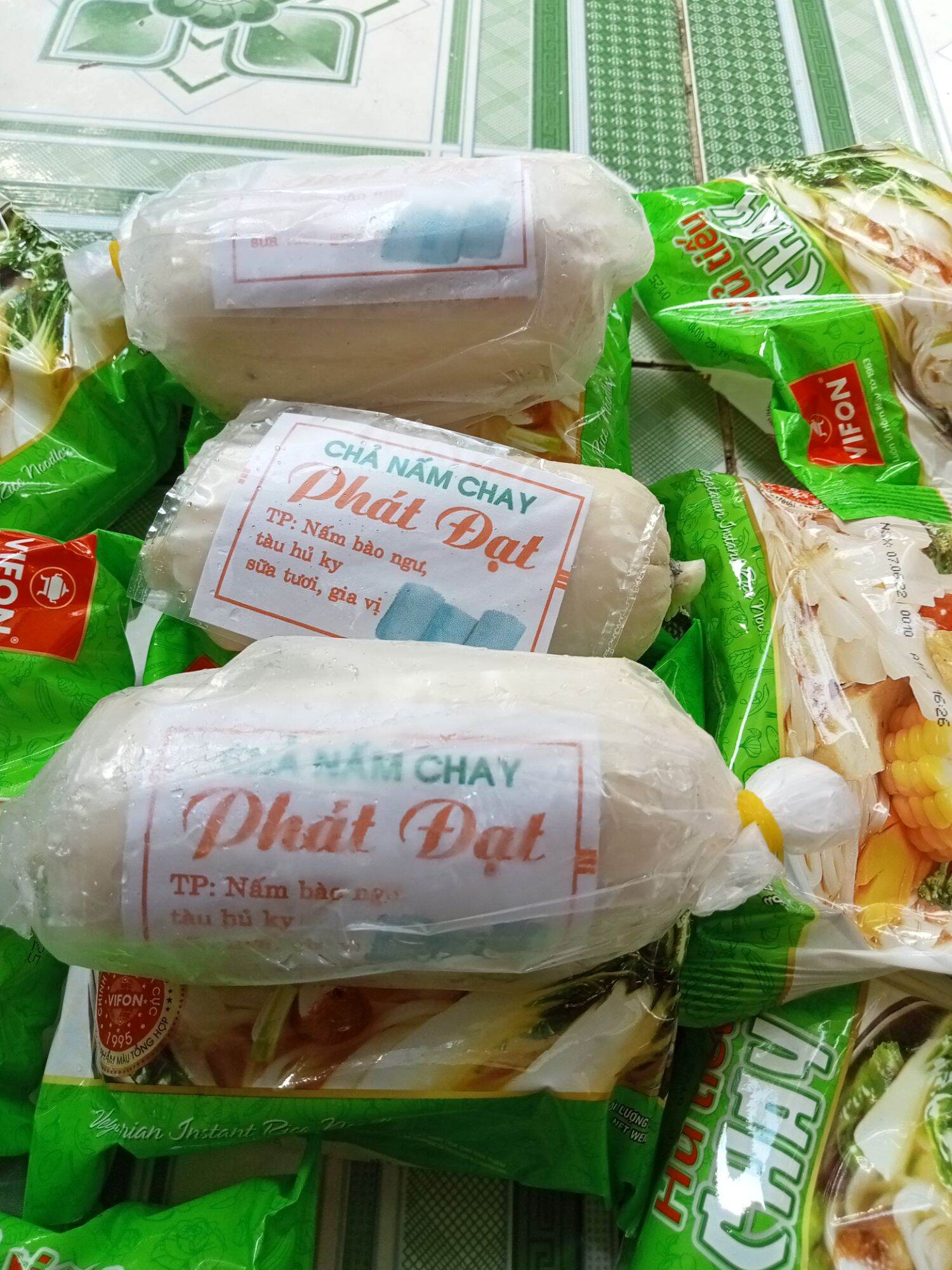 2 CÂY CHẢ NẤM CHAY 200GR