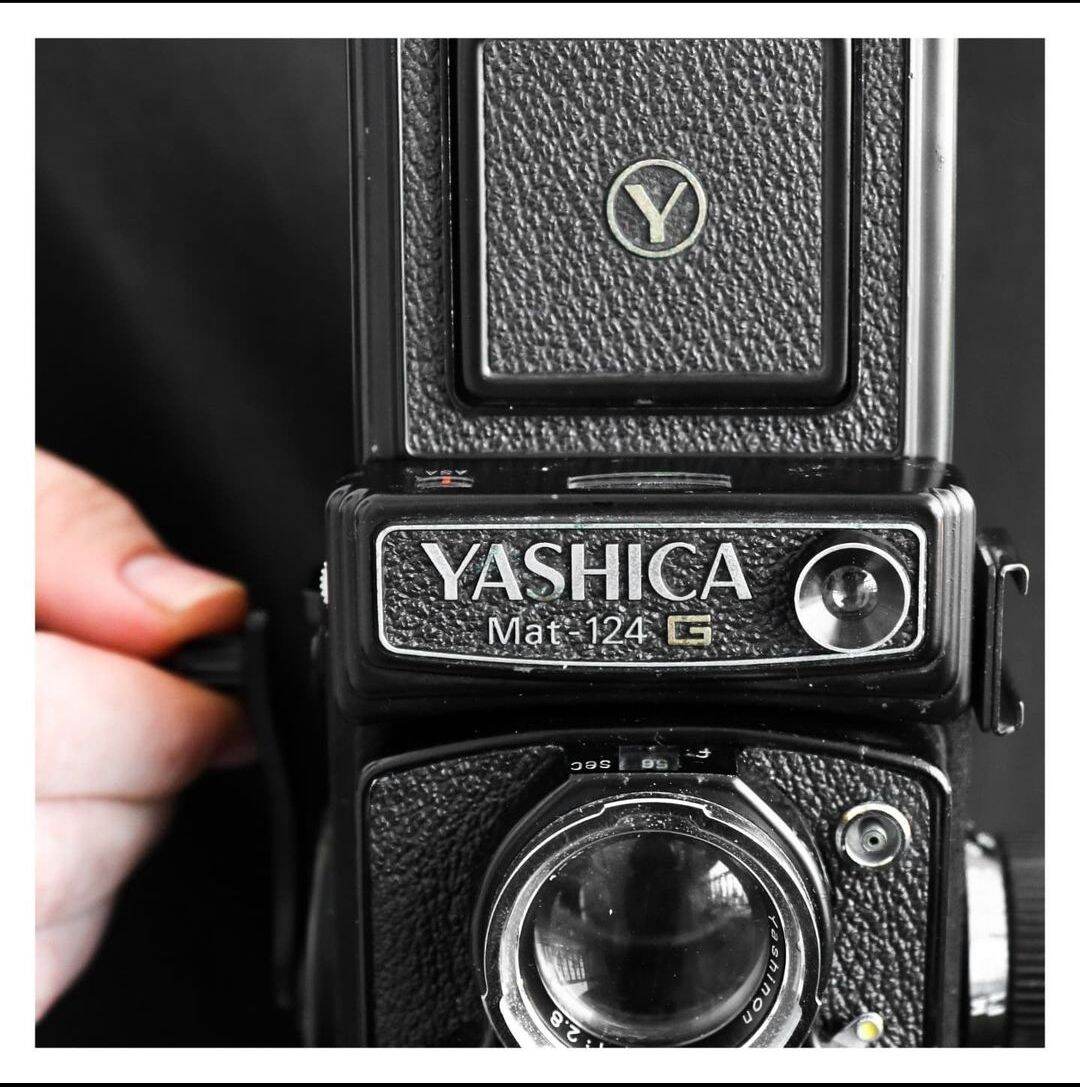 Máy ảnh film TLR Yashica Mat-124G thumbnail