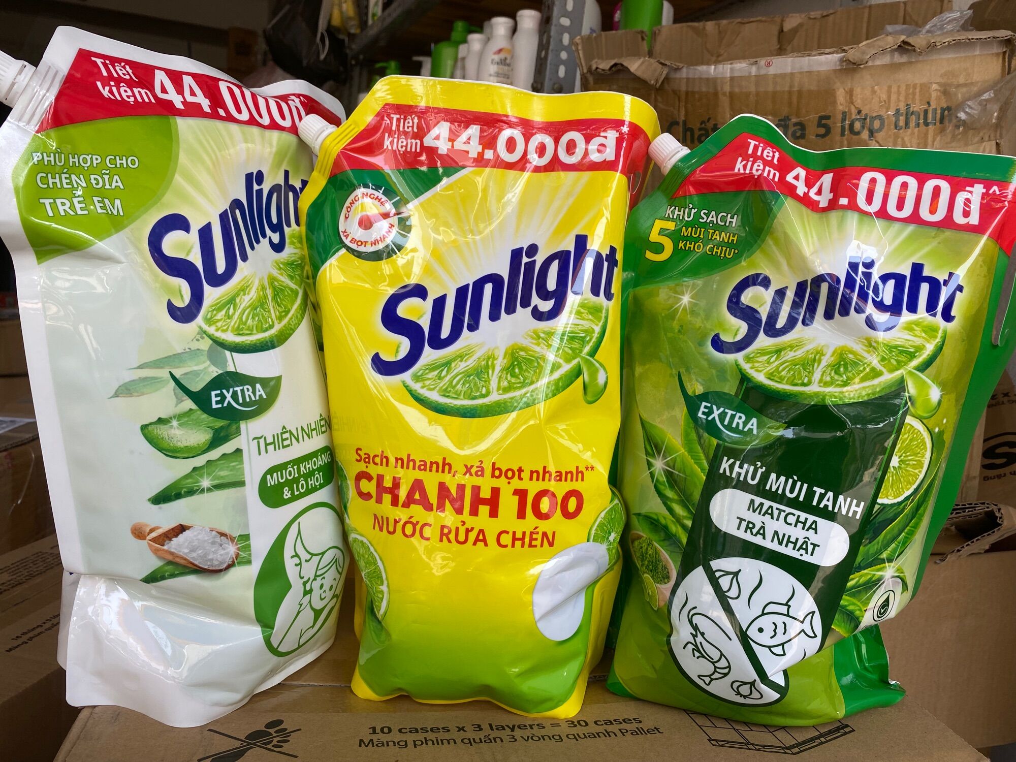 Túi rửa chén Sunlight có vòi tiện lợi hương trà xanh 3.4kg