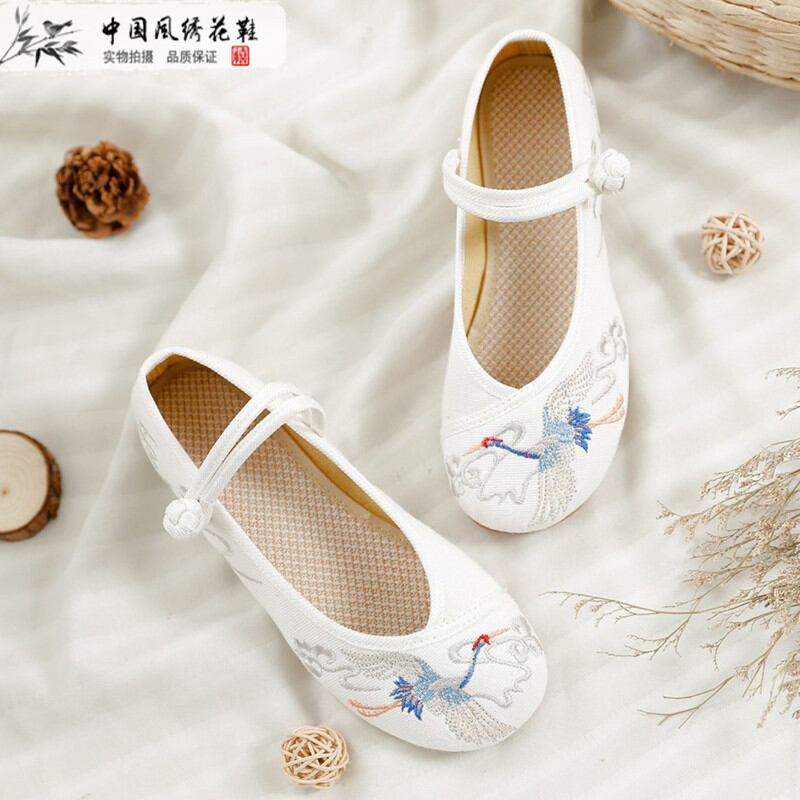Giày Phối Hán Phục Phong Cách Cổ Mẫu Mới Giày Vải Thêu Hoa Tiên Hạc Phong Cách Trung Quốc Giày Cổ Trang Gót Thuyền Nhỏ Đế Mềm Giày Một Lớp Nữ