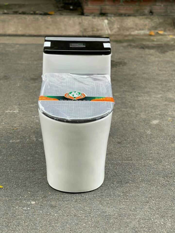 Bồn cầu nguyên khối cao cấp giá gốc 6900000đ.
