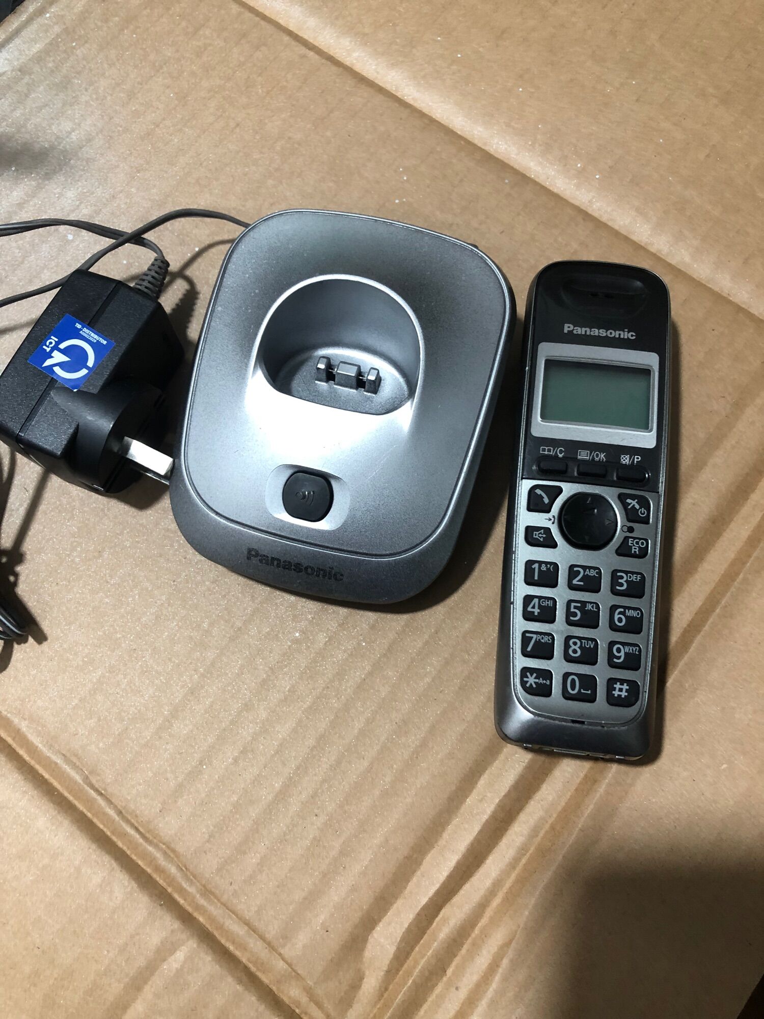Điện thoại mẹ bồng con Panasonic 2511