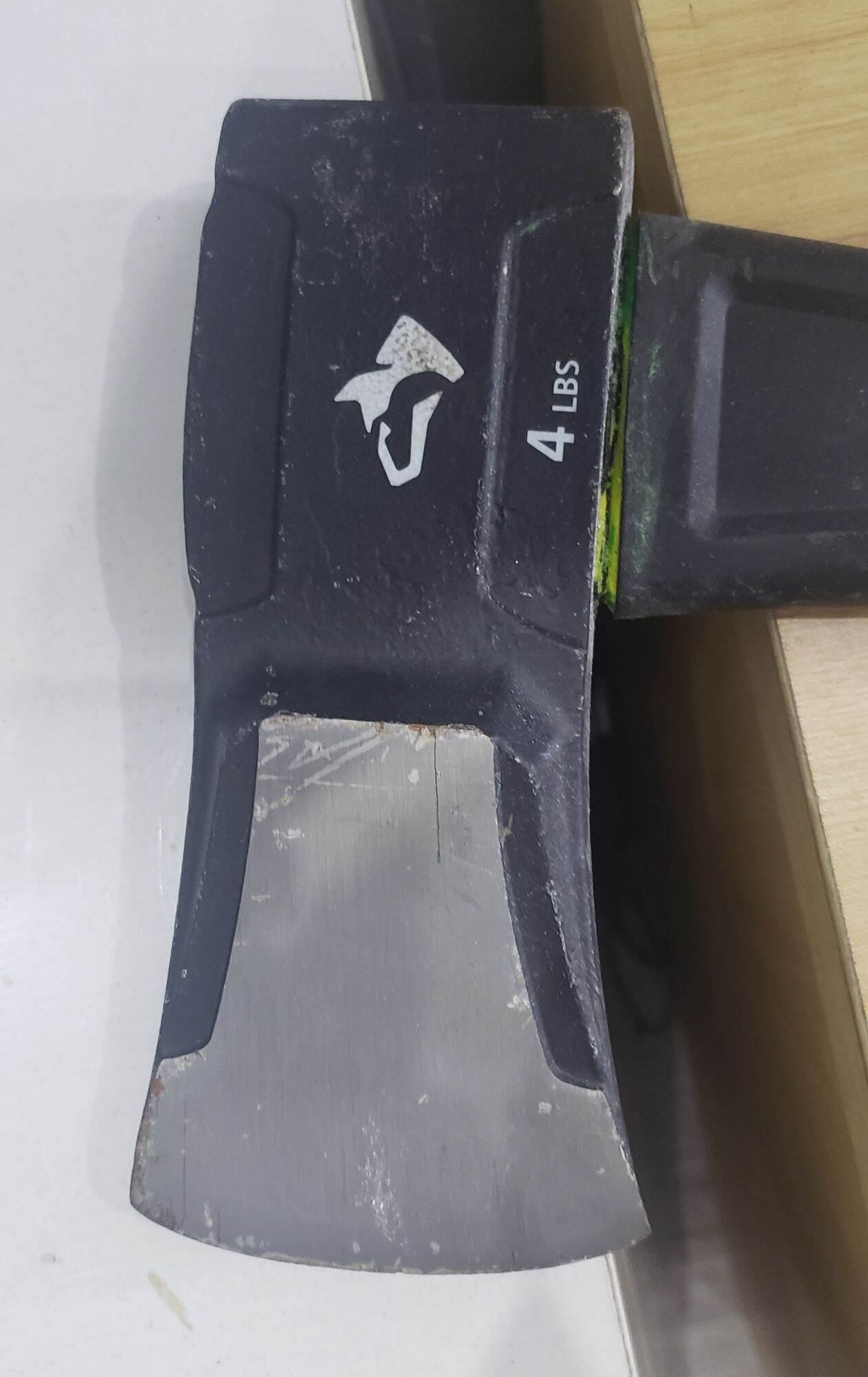 Rìu Husky và Dewalt